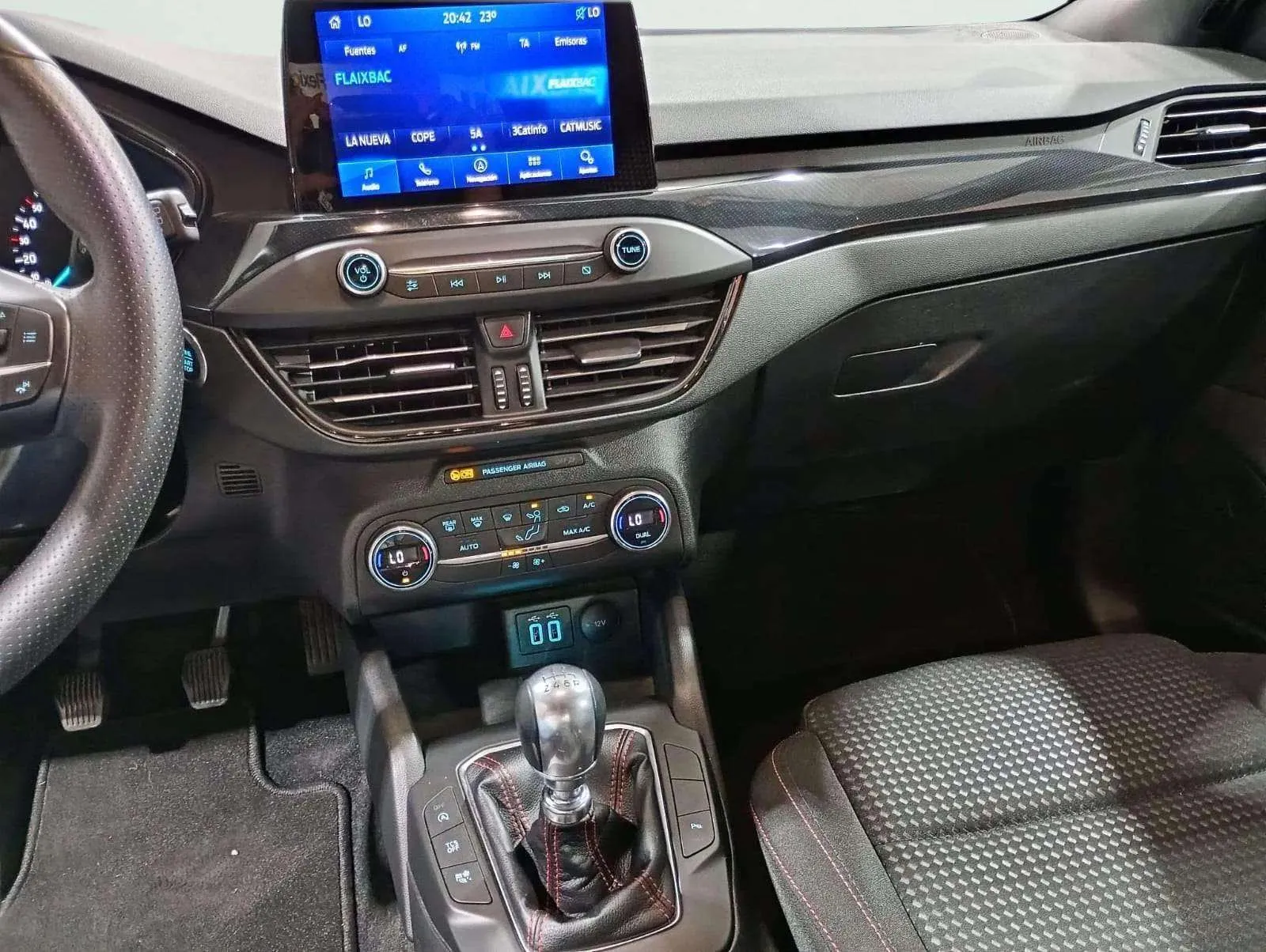 Ford Focus 1.0 EcoBoost MHEV ST-Line - foto 17