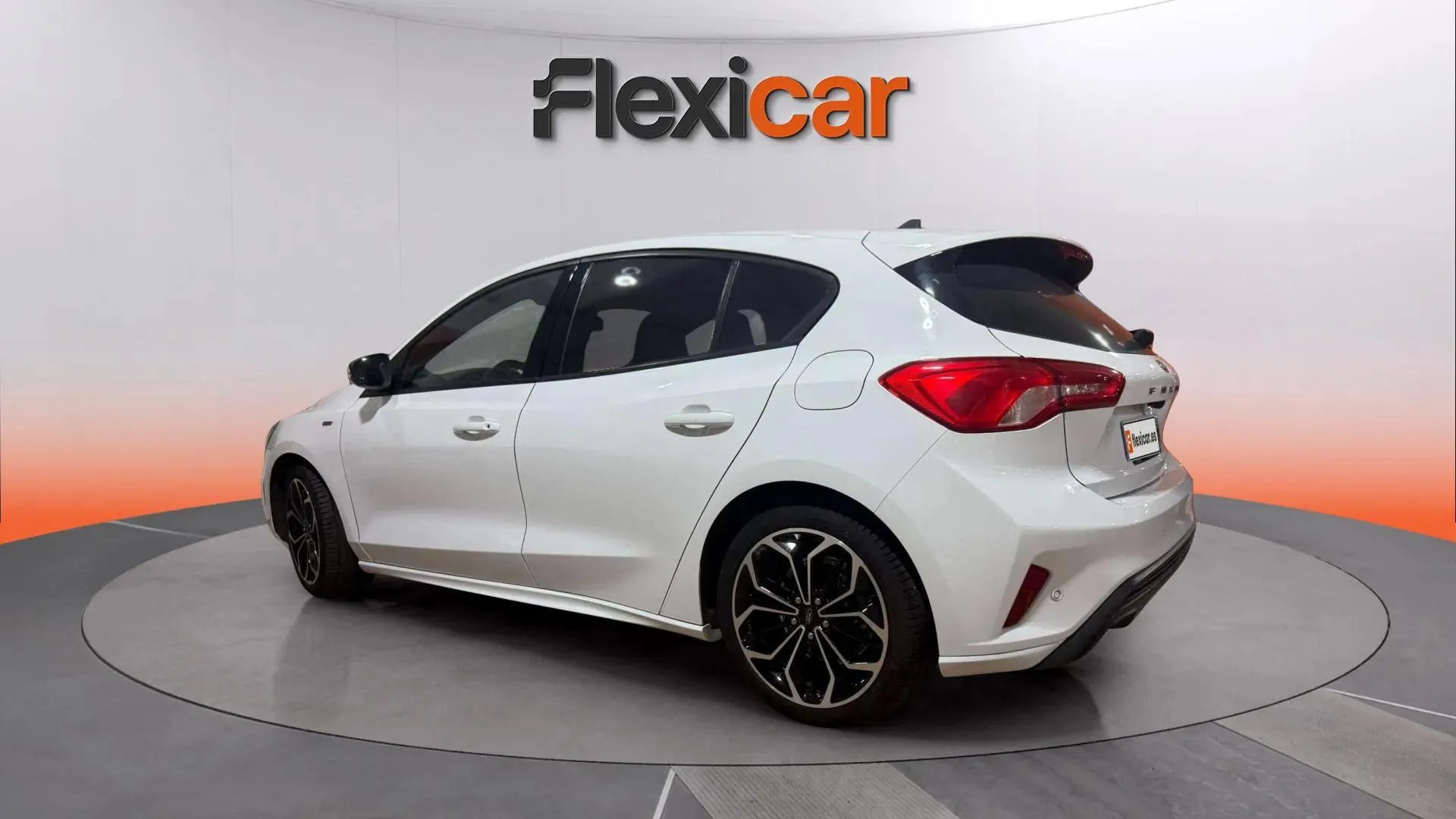 Ford Focus 1.0 EcoBoost MHEV ST-Line - foto 6