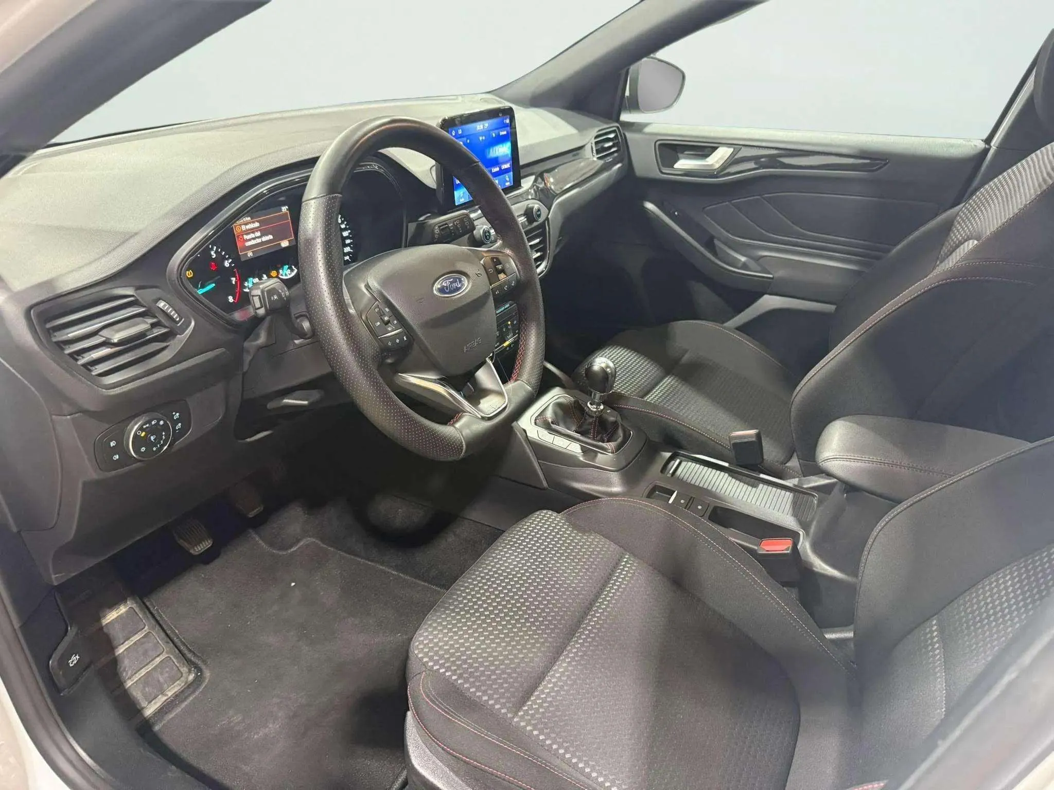 Ford Focus 1.0 EcoBoost MHEV ST-Line - foto 9