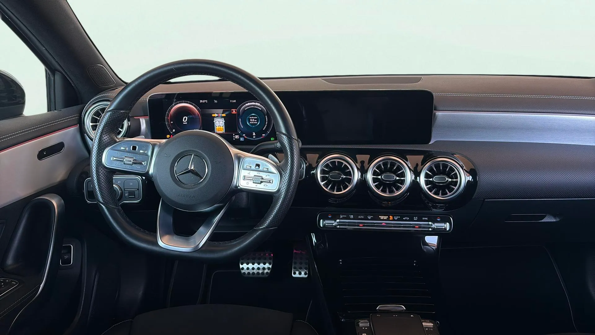 Mercedes-Benz Clase A Sedán A 200 d - foto 12