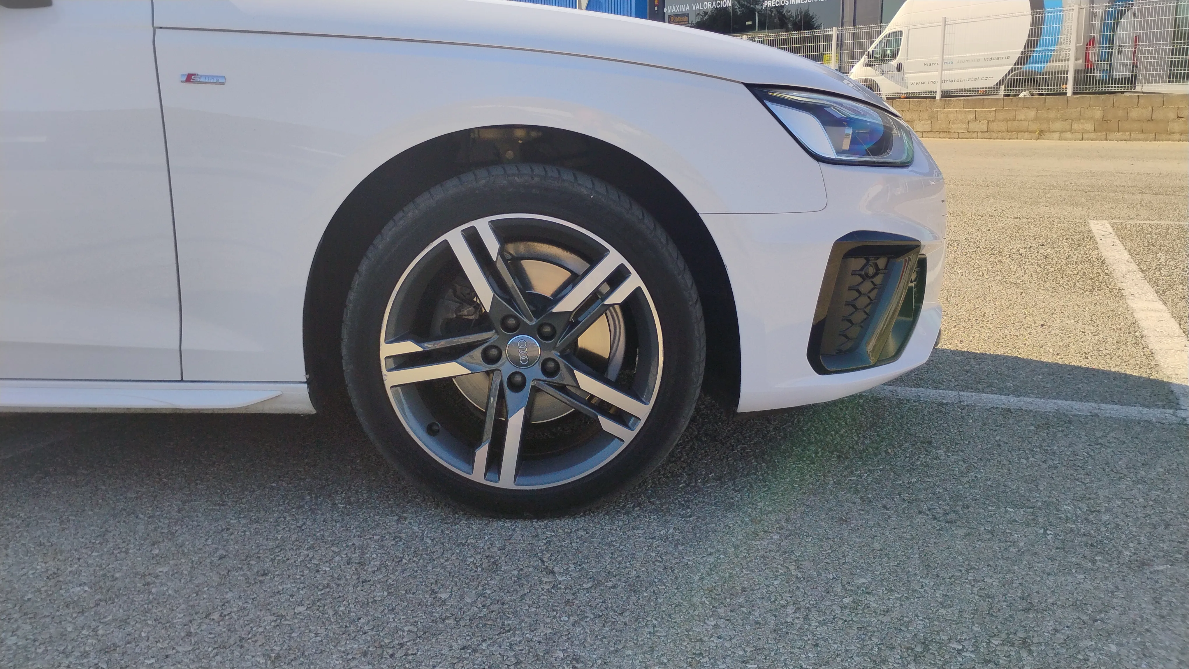 Audi A4 Avant S line 35 TDI S tronic - foto 17