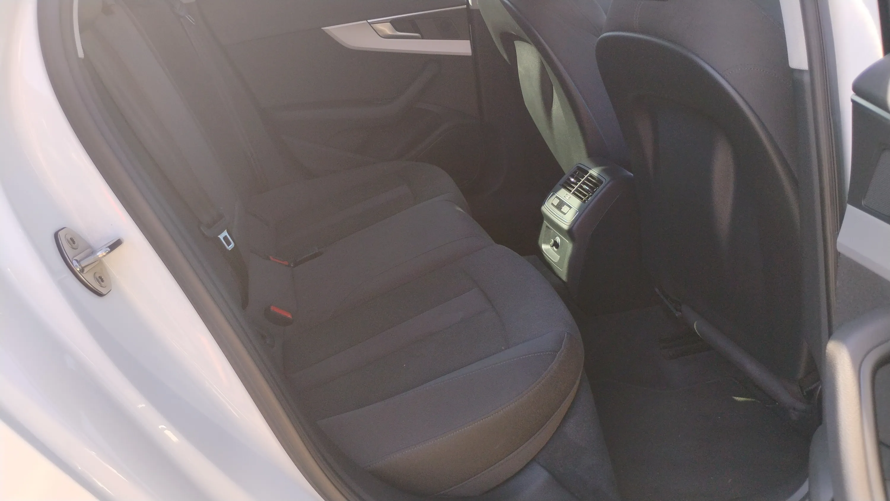 Audi A4 Avant S line 35 TDI S tronic - foto 14