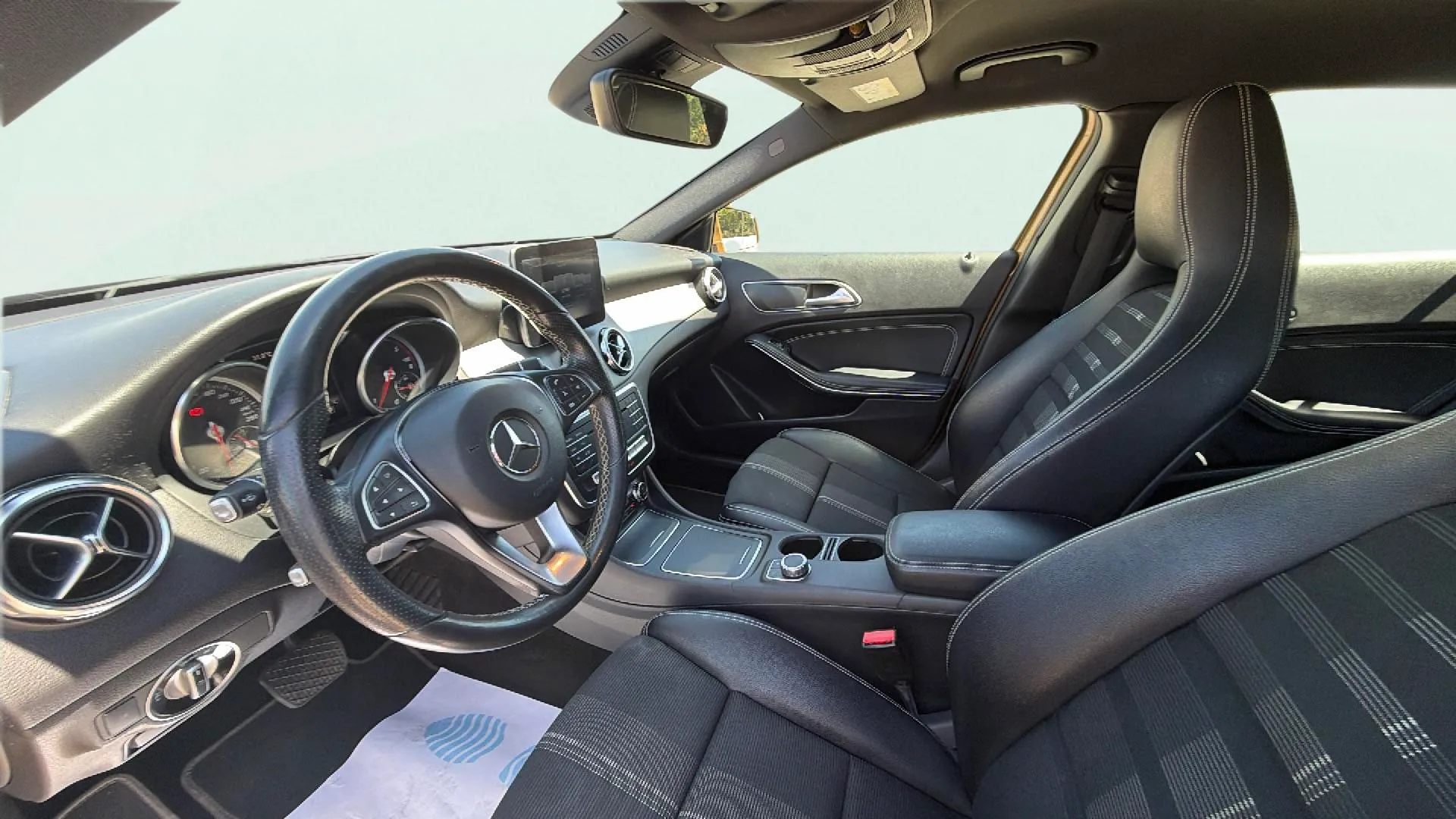 Mercedes-Benz GLA 200 d Urban - foto 11