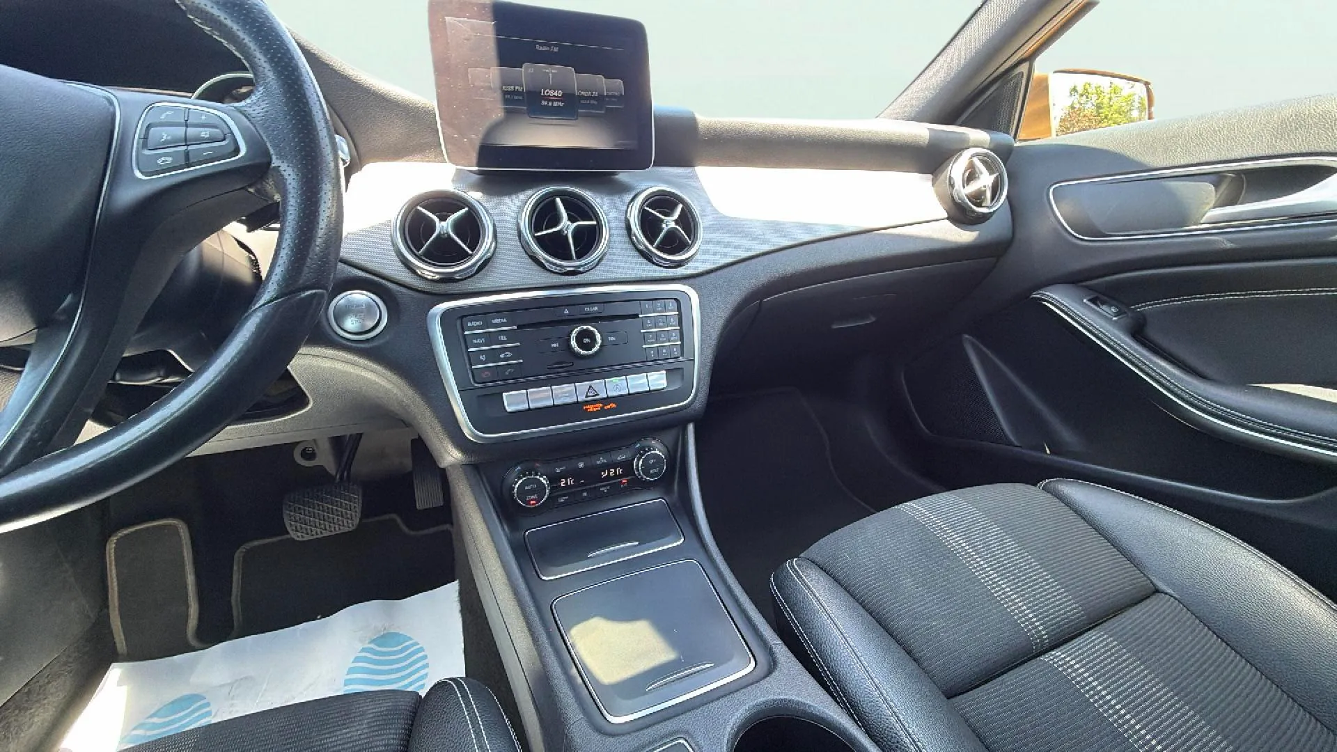 Mercedes-Benz GLA 200 d Urban - foto 22
