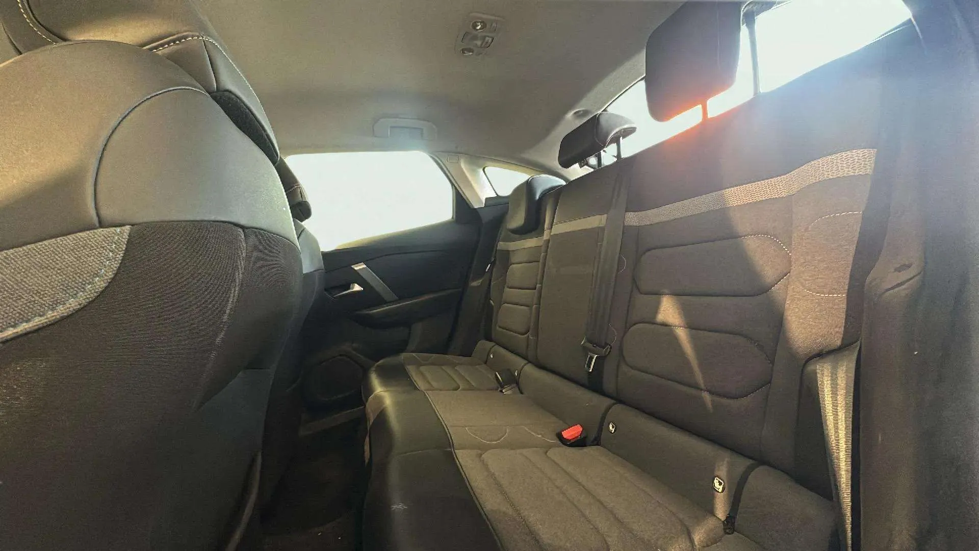 Citroën C4 BlueHDi 130 EAT8 Feel Pack - foto 16