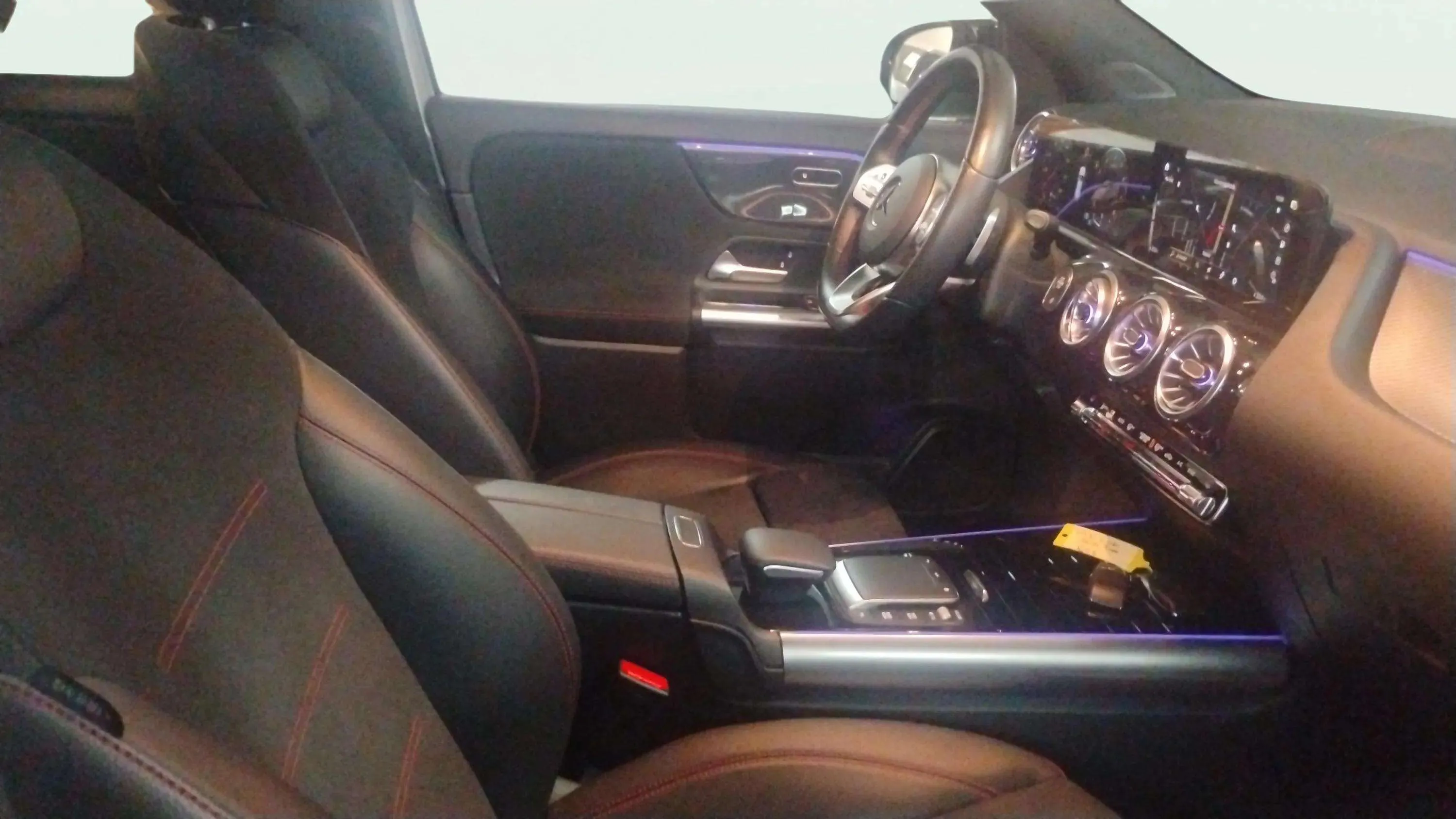 Mercedes-Benz GLA 200 - foto 16