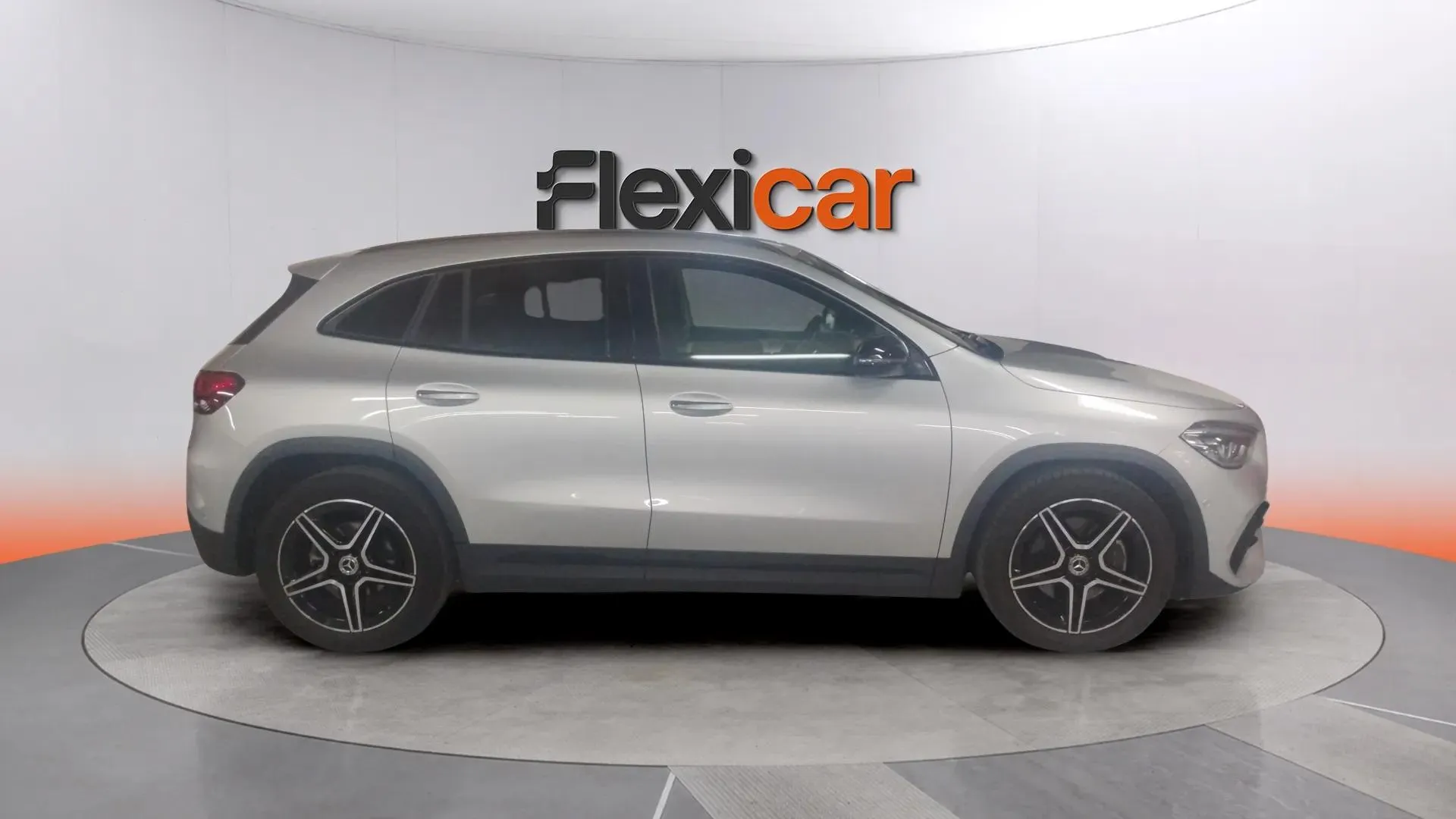Mercedes-Benz GLA 200 - foto 3