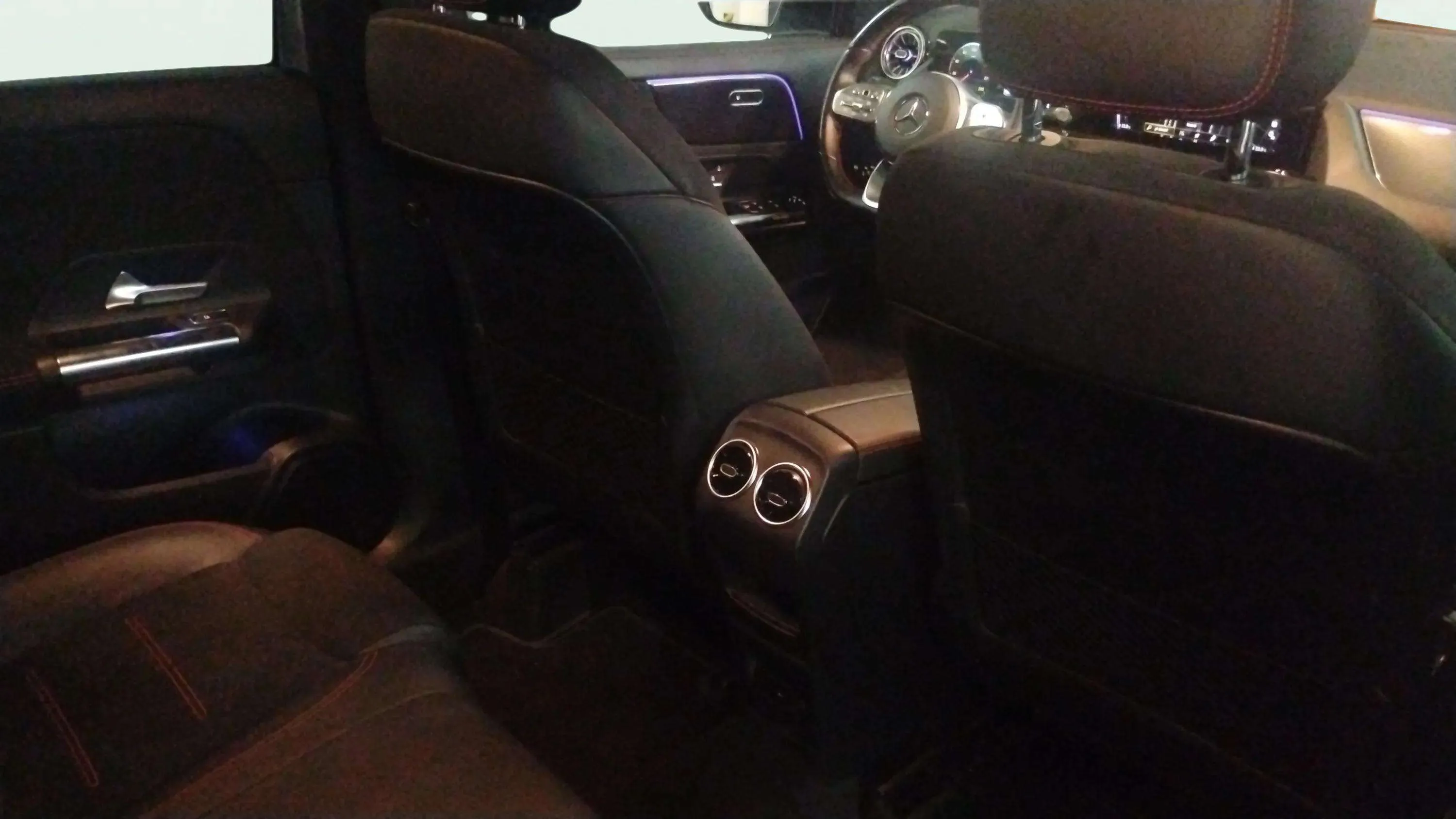 Mercedes-Benz GLA 200 - foto 12