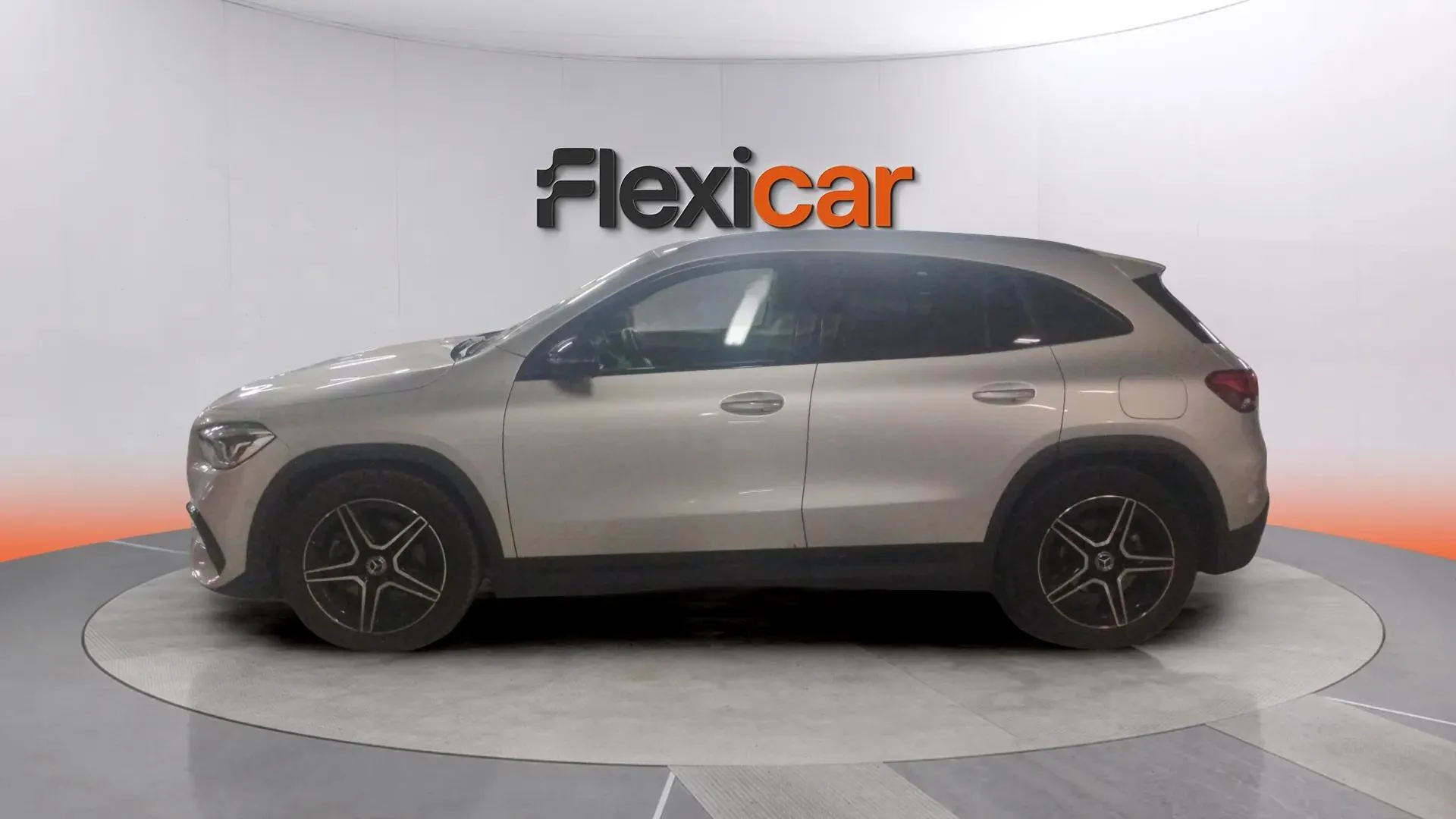 Mercedes-Benz GLA 200 - foto 4