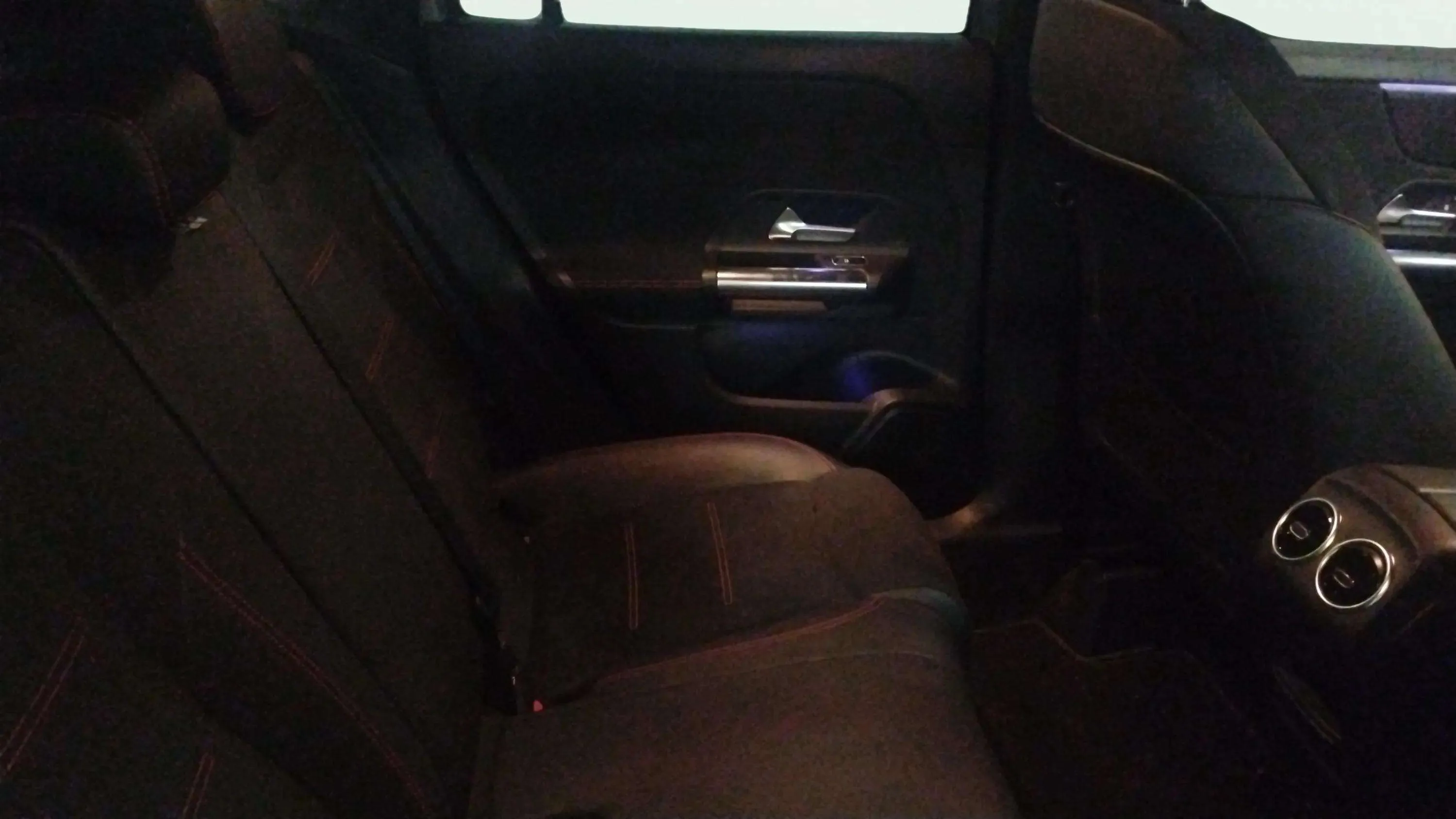 Mercedes-Benz GLA 200 - foto 13