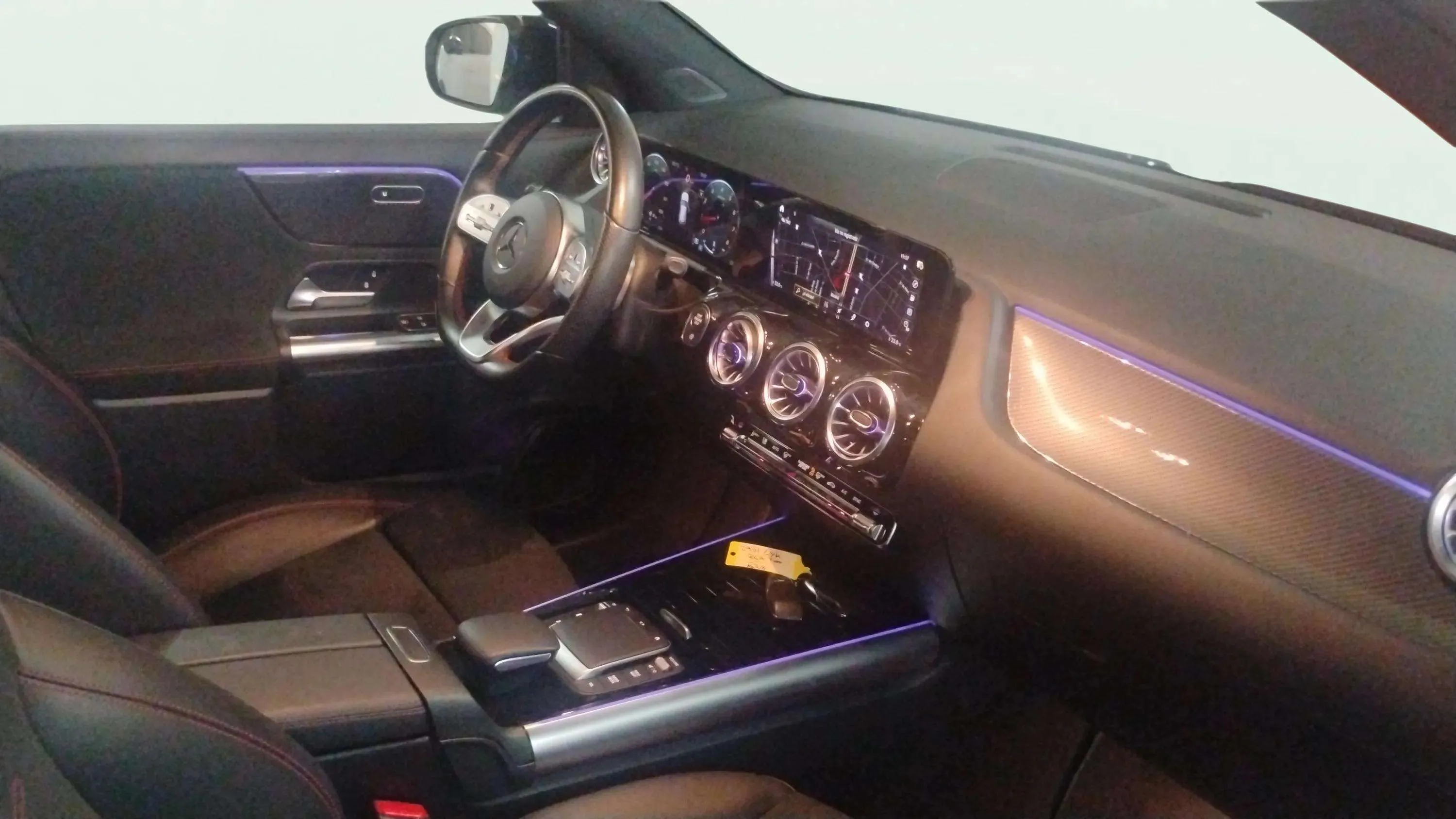 Mercedes-Benz GLA 200 - foto 15