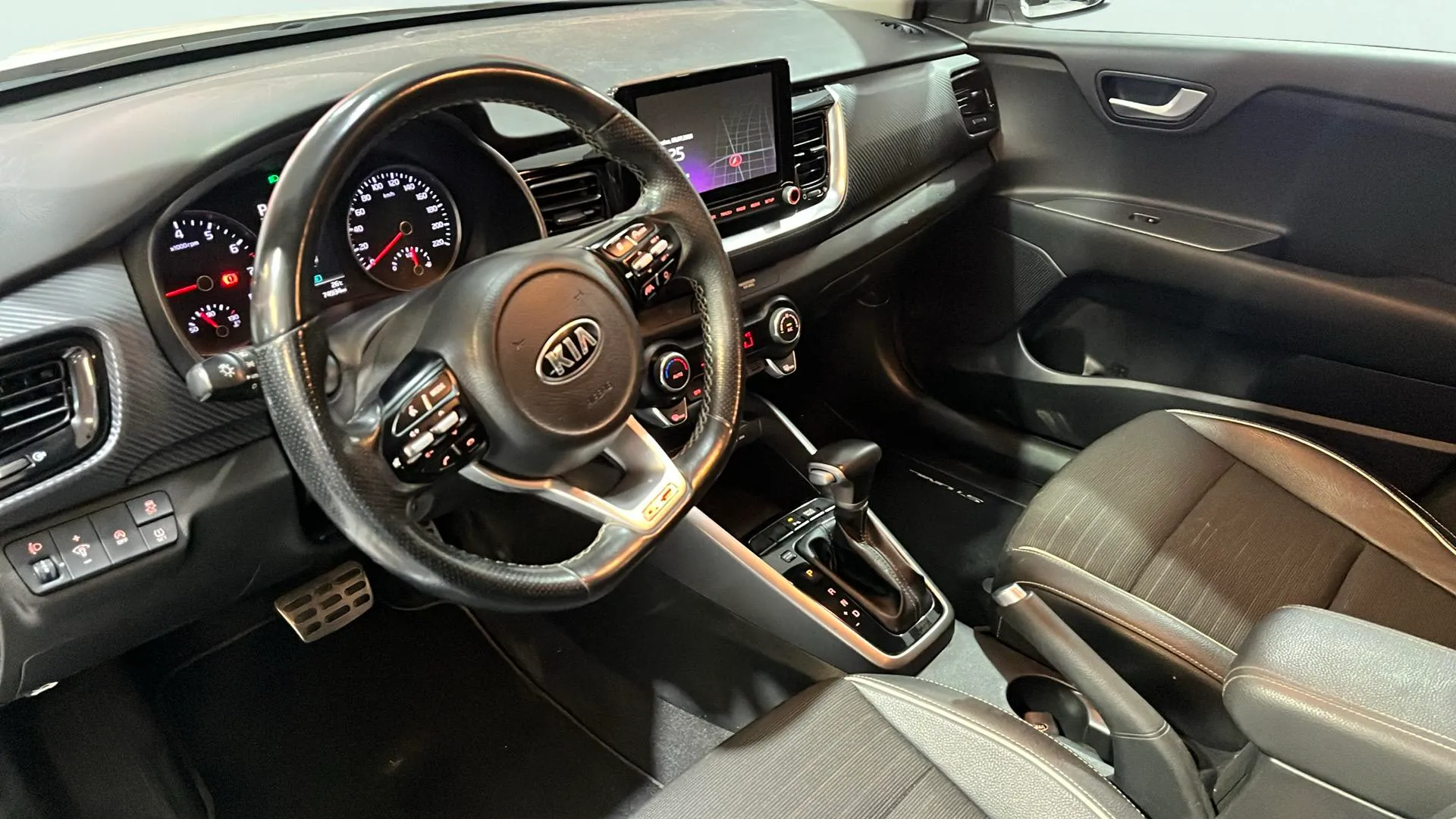 Kia Stonic 1.0 T-GDi MHEV GT Line DCT - foto 9