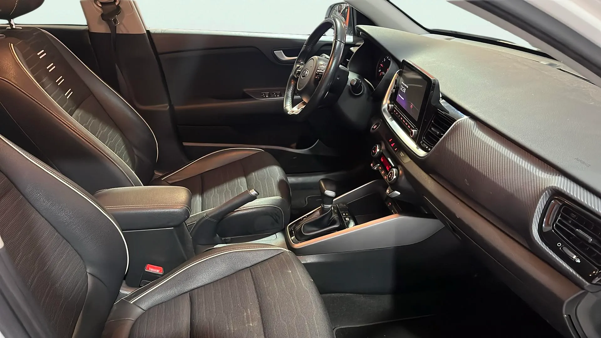 Kia Stonic 1.0 T-GDi MHEV GT Line DCT - foto 16