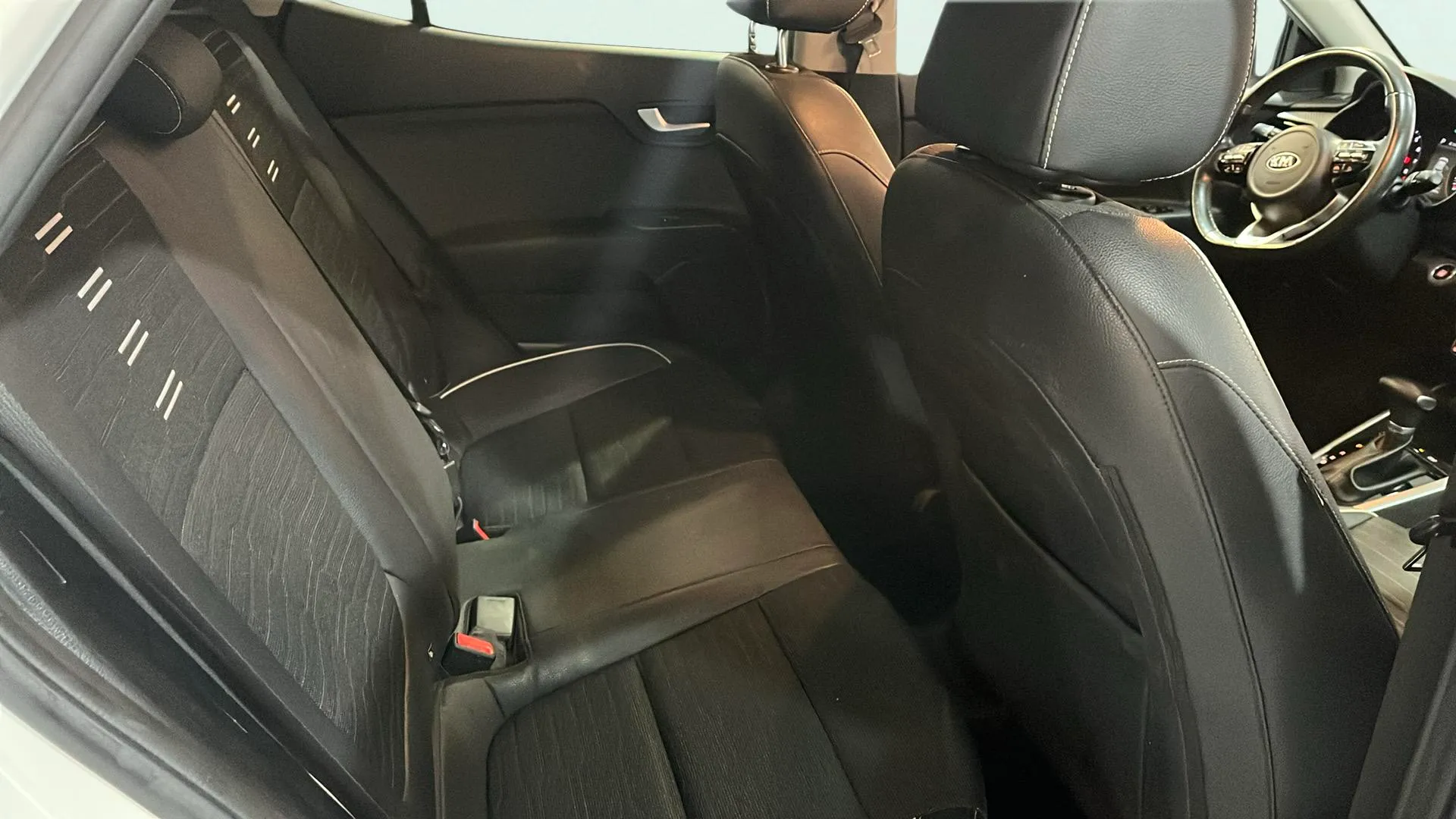 Kia Stonic 1.0 T-GDi MHEV GT Line DCT - foto 19