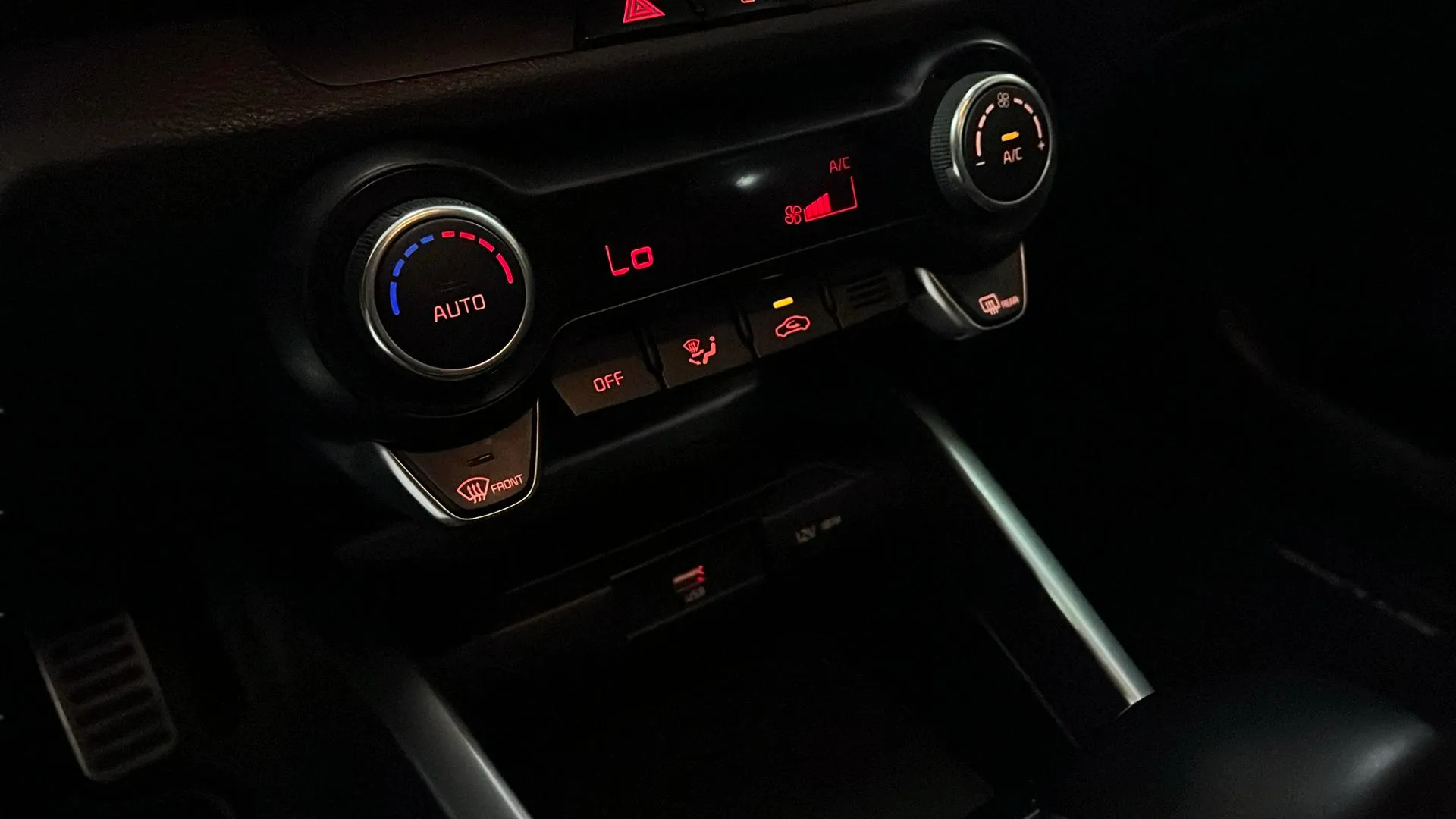 Kia Stonic 1.0 T-GDi MHEV GT Line DCT - foto 14