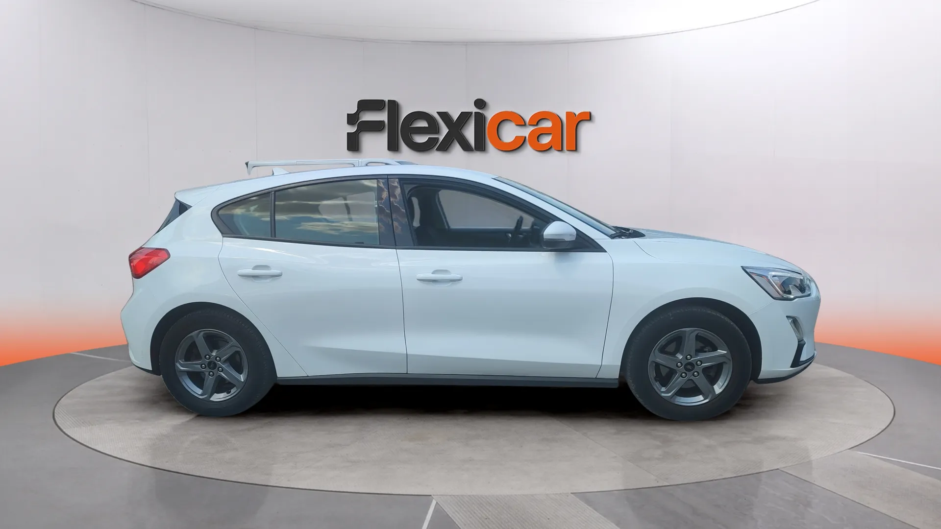 Ford Focus 1.0 EcoBoost Trend - foto 3