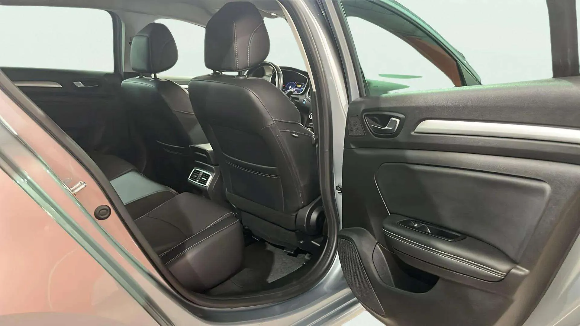 Renault Mégane S.T. Zen E-Tech Híbrido ench. - foto 14