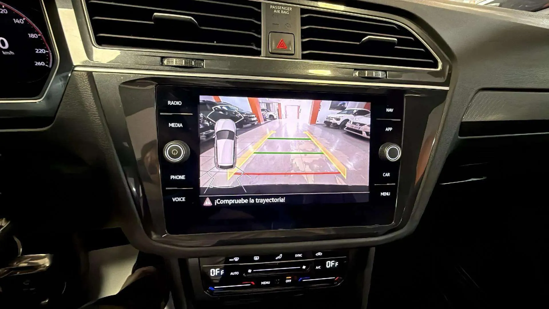 Volkswagen Tiguan R-Line 2.0 TDI DSG - foto 15