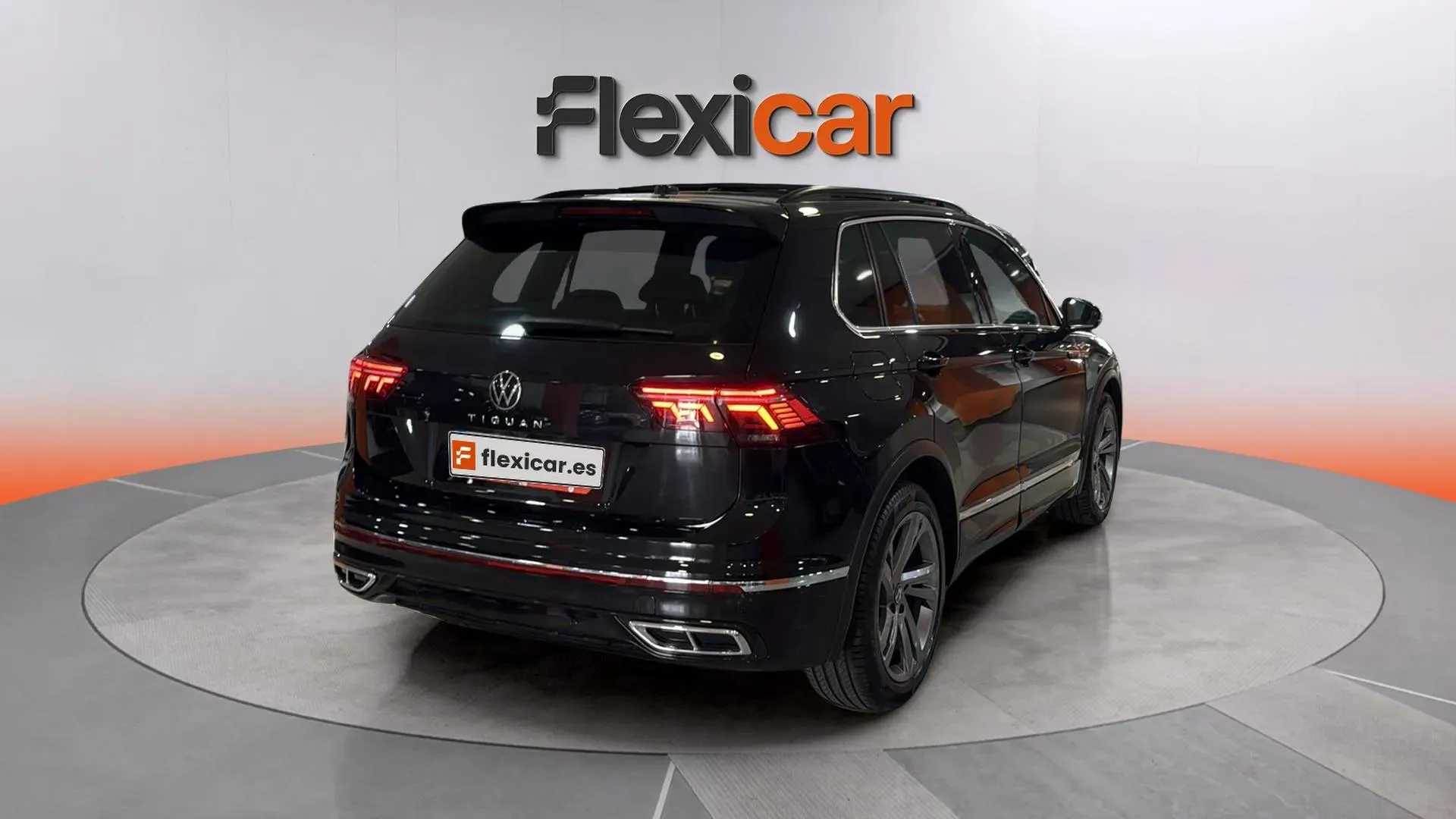Volkswagen Tiguan R-Line 2.0 TDI DSG - foto 7