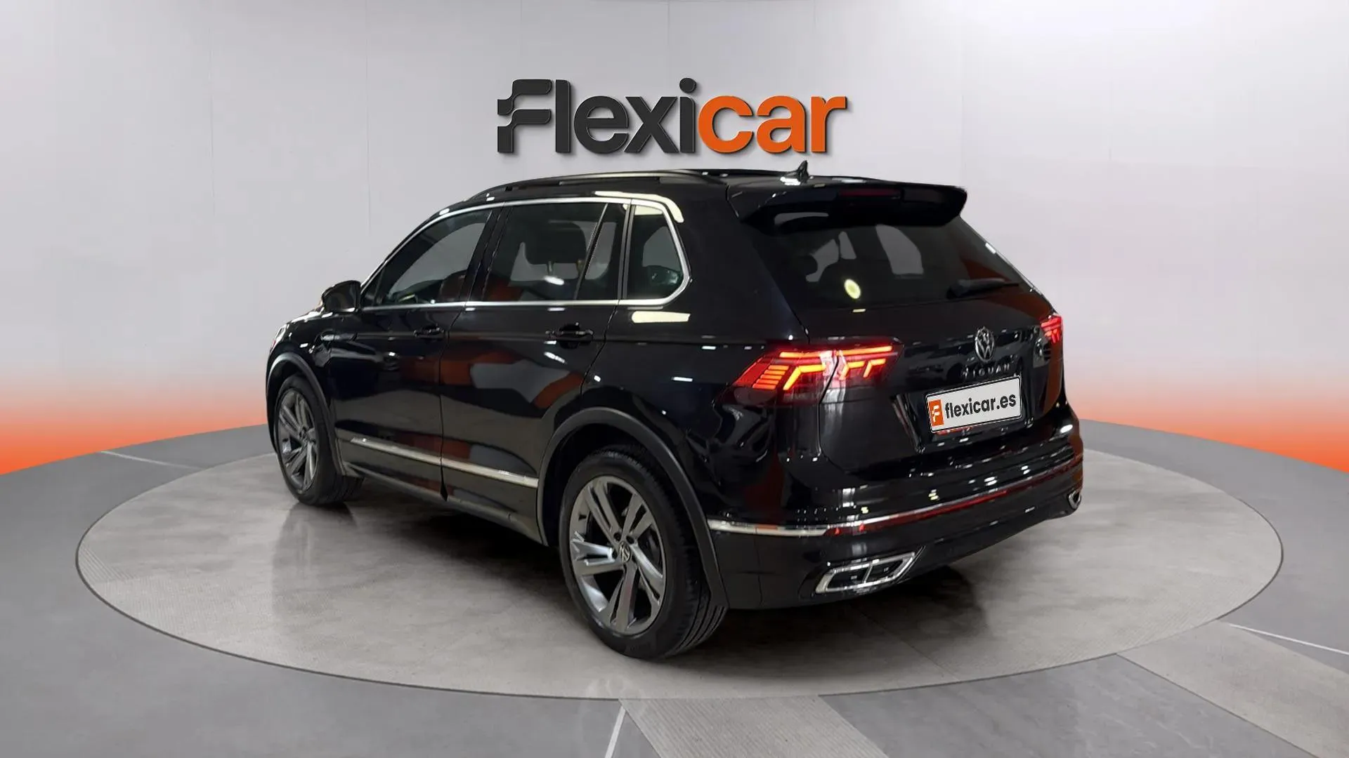 Volkswagen Tiguan R-Line 2.0 TDI DSG - foto 6
