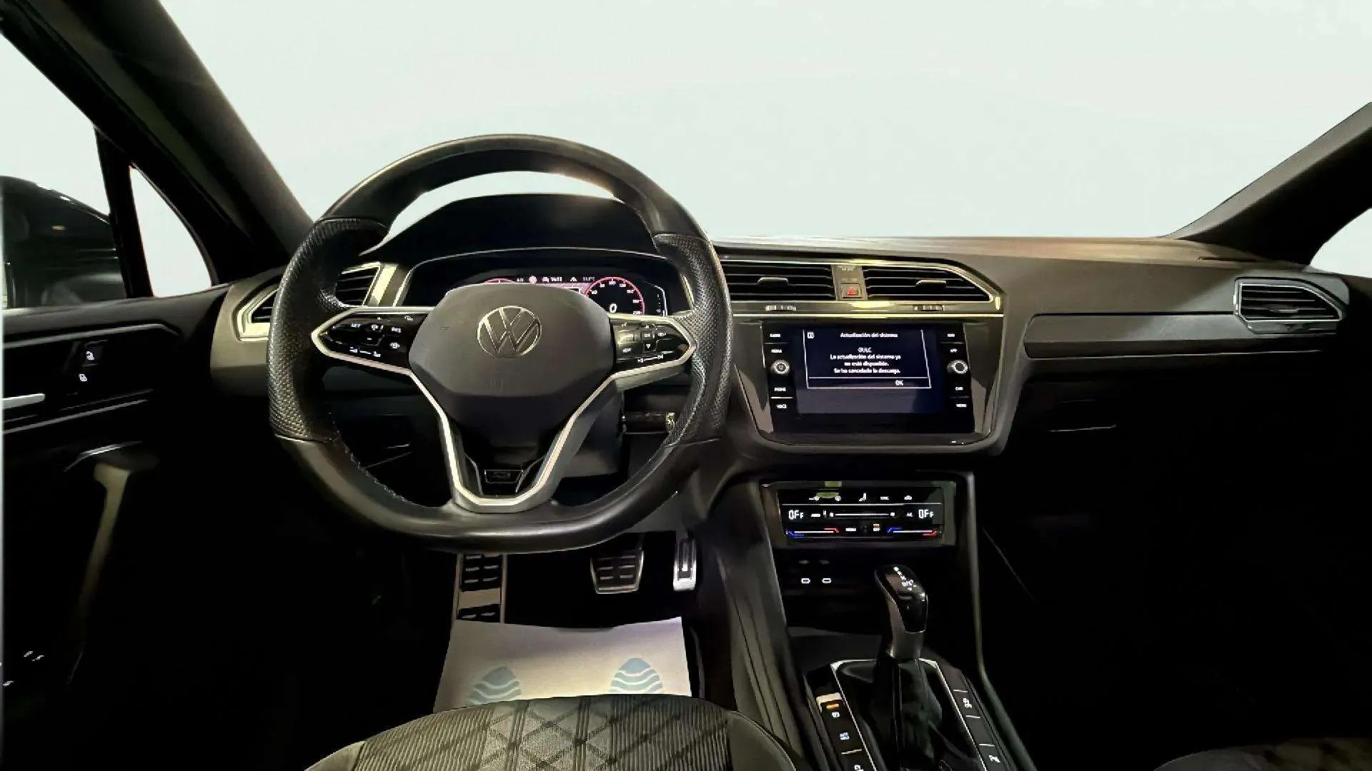 Volkswagen Tiguan R-Line 2.0 TDI DSG - foto 9