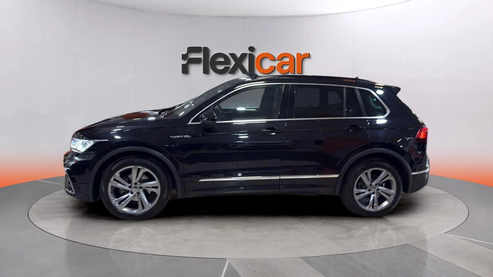 Volkswagen Tiguan R-Line 2.0 TDI DSG - foto 4
