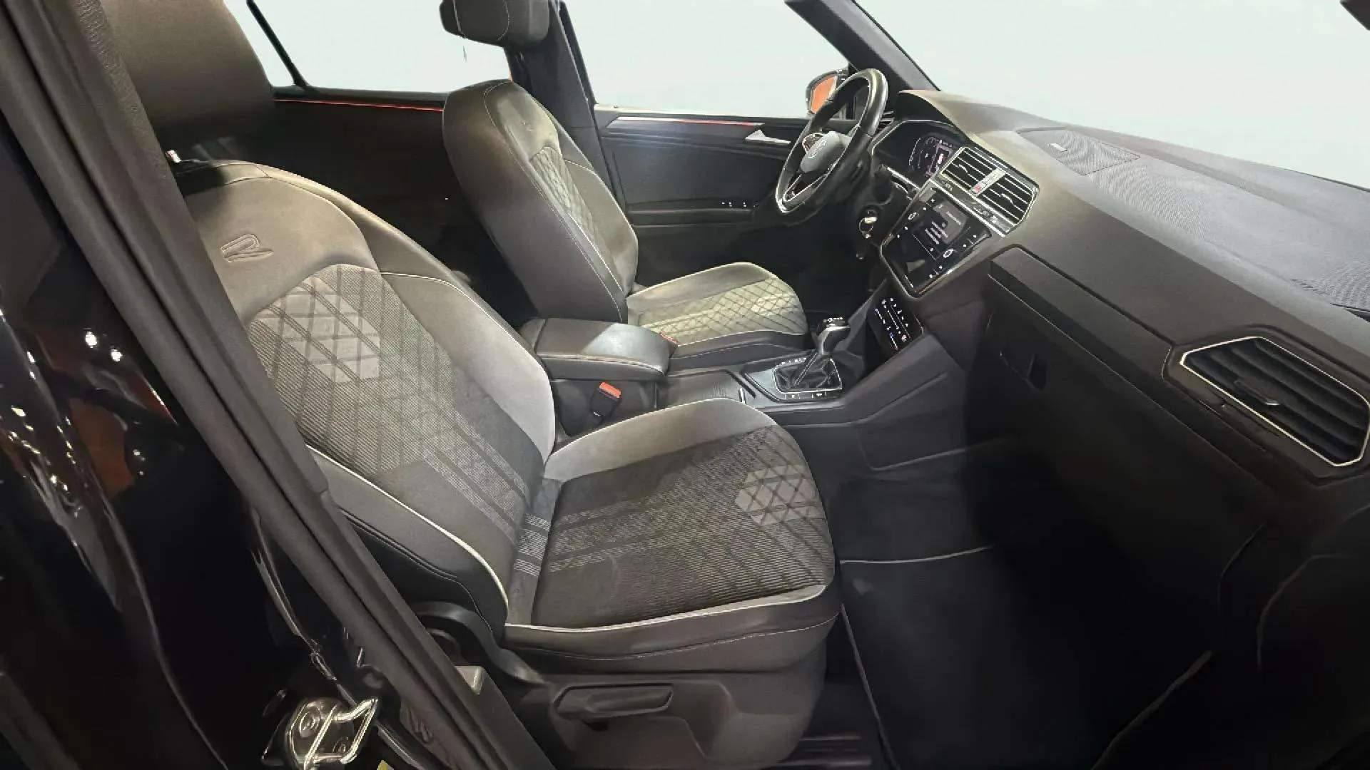 Volkswagen Tiguan R-Line 2.0 TDI DSG - foto 12