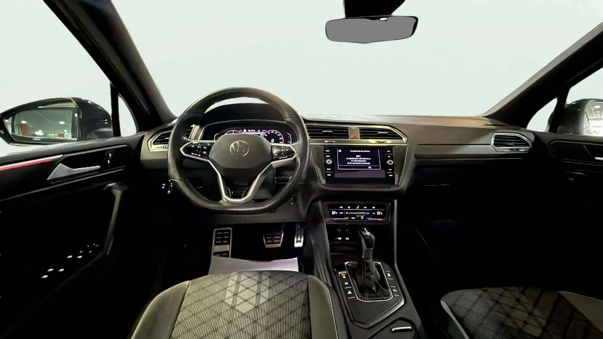 Volkswagen Tiguan R-Line 2.0 TDI DSG - foto 8