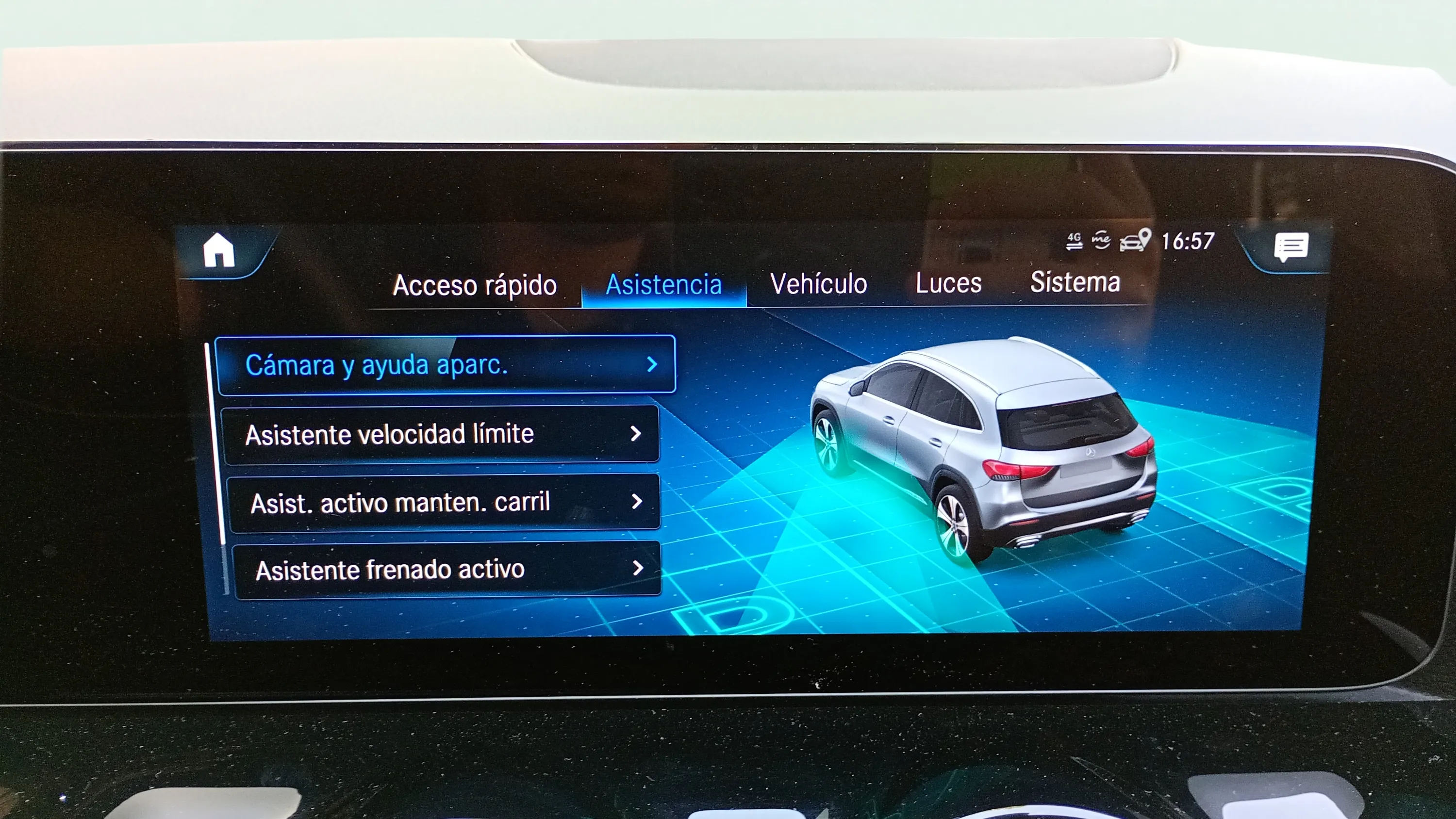 Mercedes-Benz GLA 200 D - foto 33