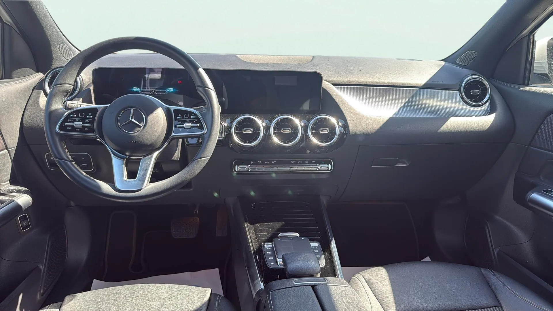 Mercedes-Benz GLA 200 D - foto 11
