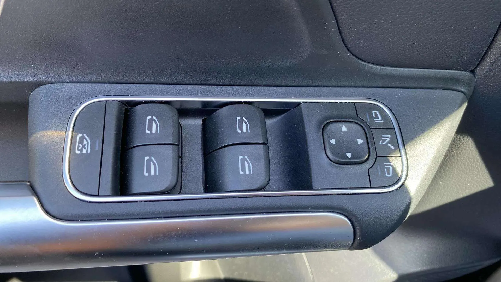 Mercedes-Benz GLA 200 D - foto 15