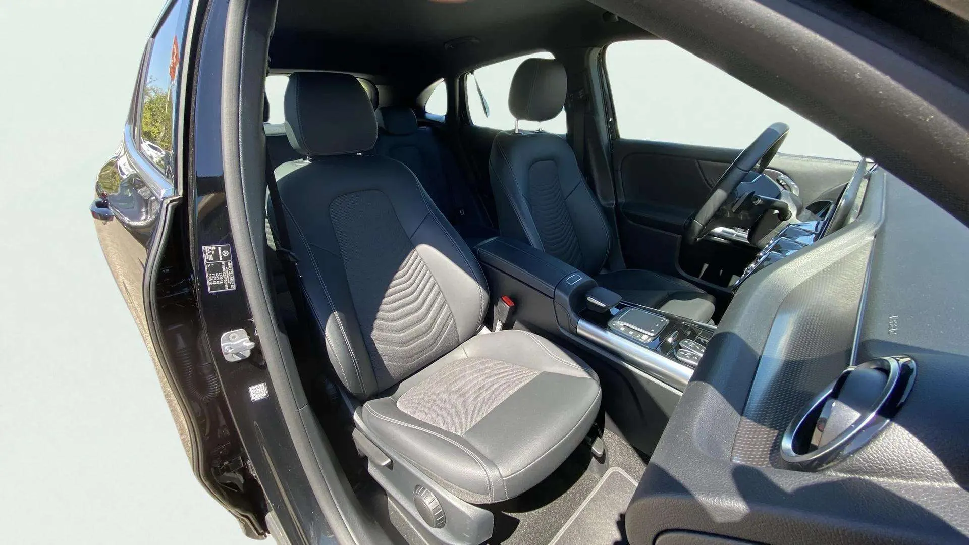 Mercedes-Benz GLA 200 D - foto 10
