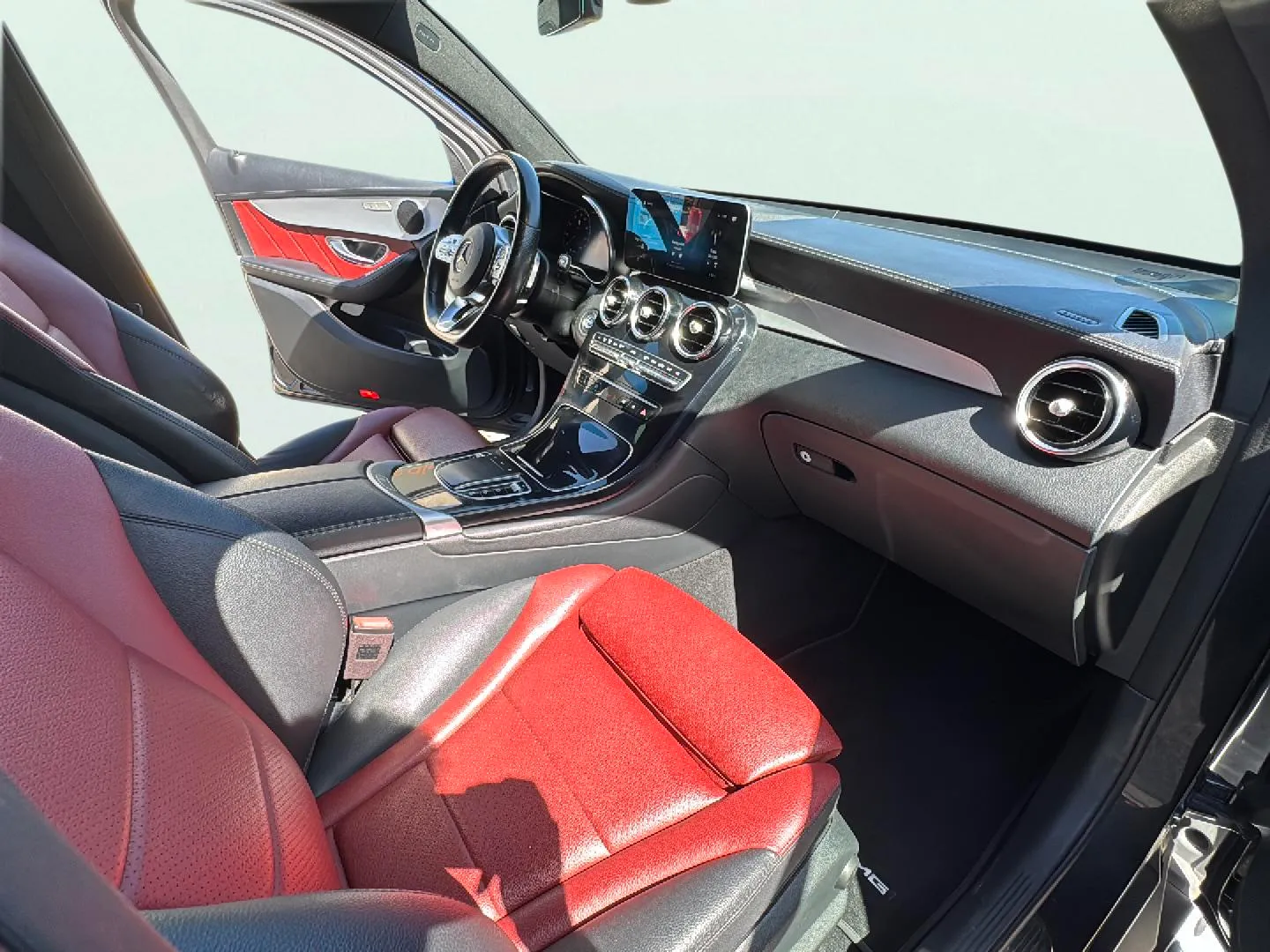 Mercedes-Benz GLC 200 4MATIC - foto 30