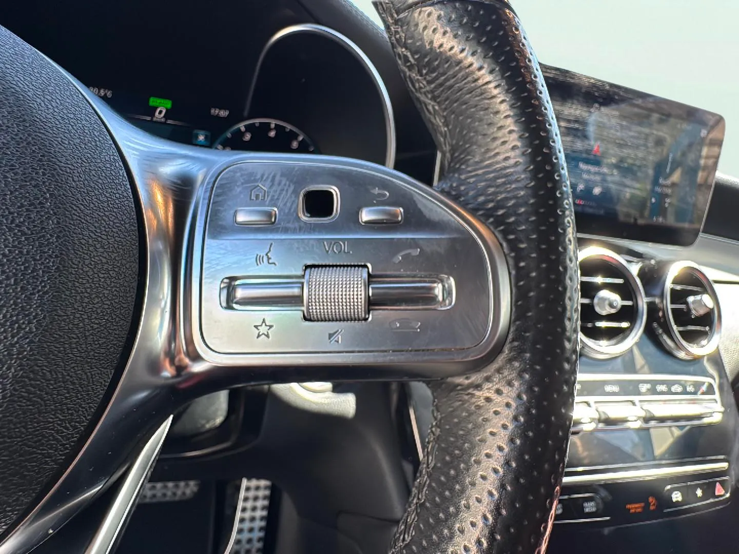 Mercedes-Benz GLC 200 4MATIC - foto 21