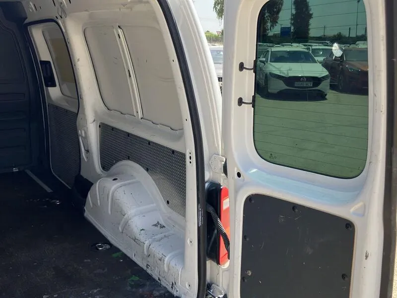 Volkswagen Caddy ABT eMaxi Furgon - foto 38