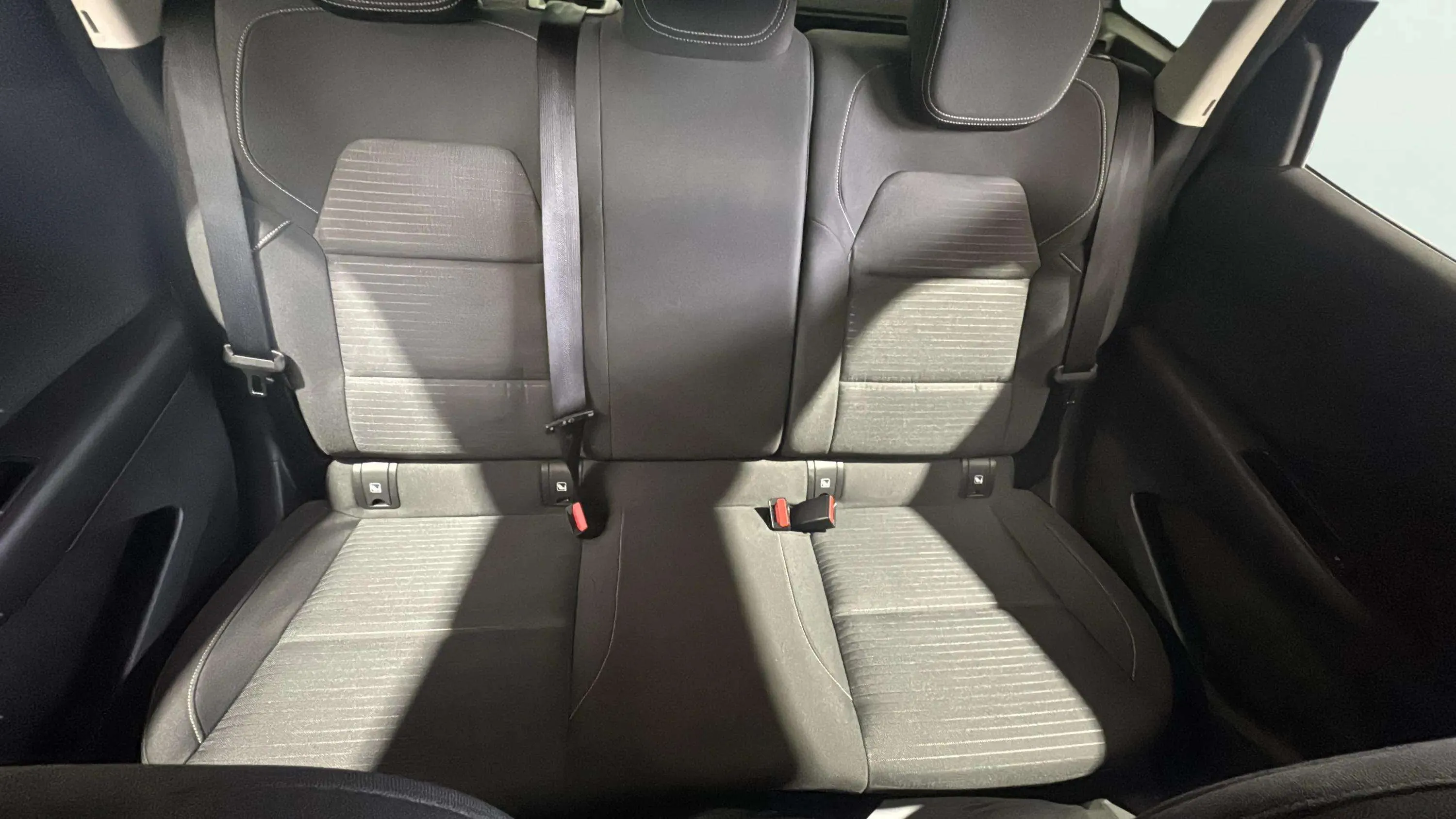 Renault Arkana Evolution TCe EDC mild hybr - foto 21