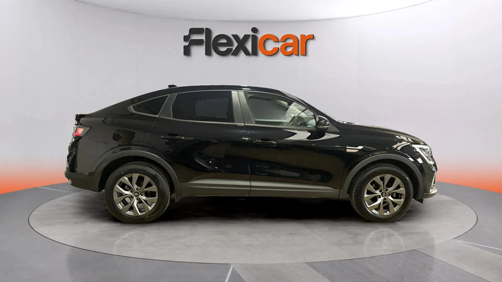 Renault Arkana Evolution TCe EDC mild hybr - foto 8