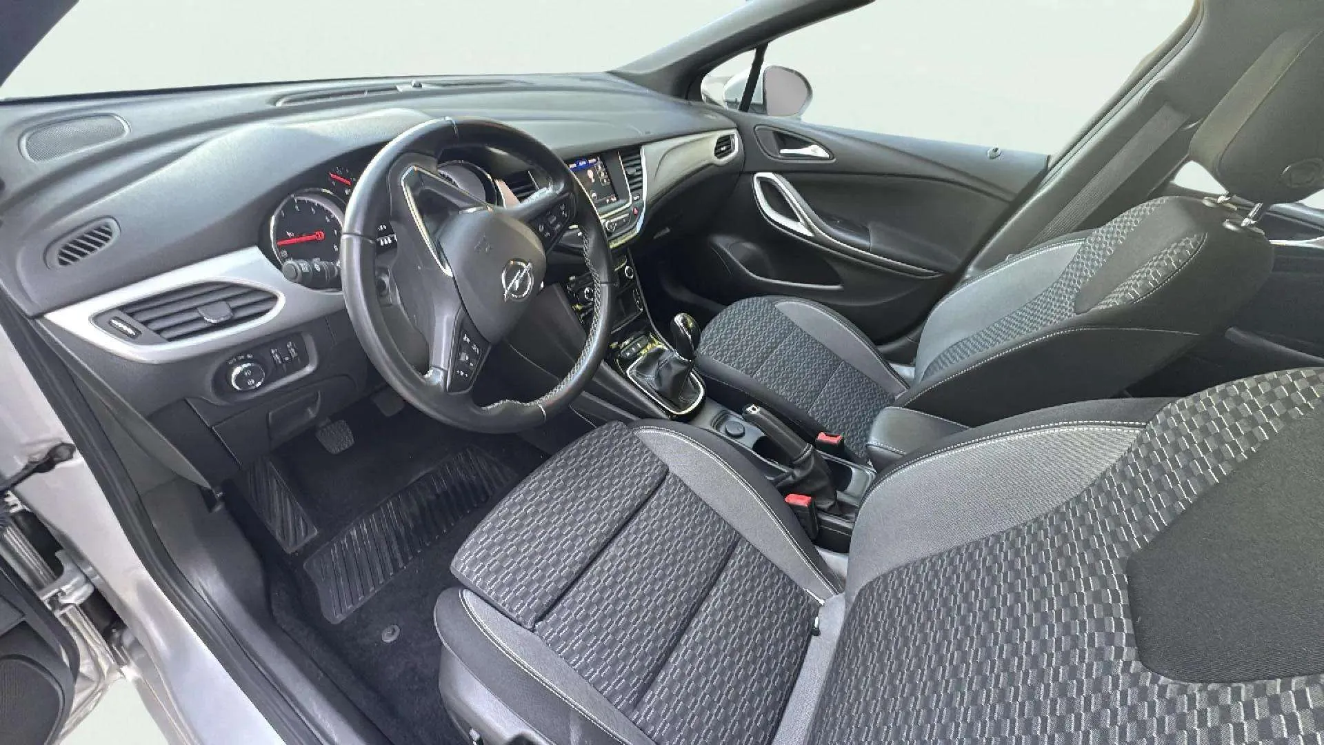 Opel Astra 1.2T SHT Business Elegance - foto 9
