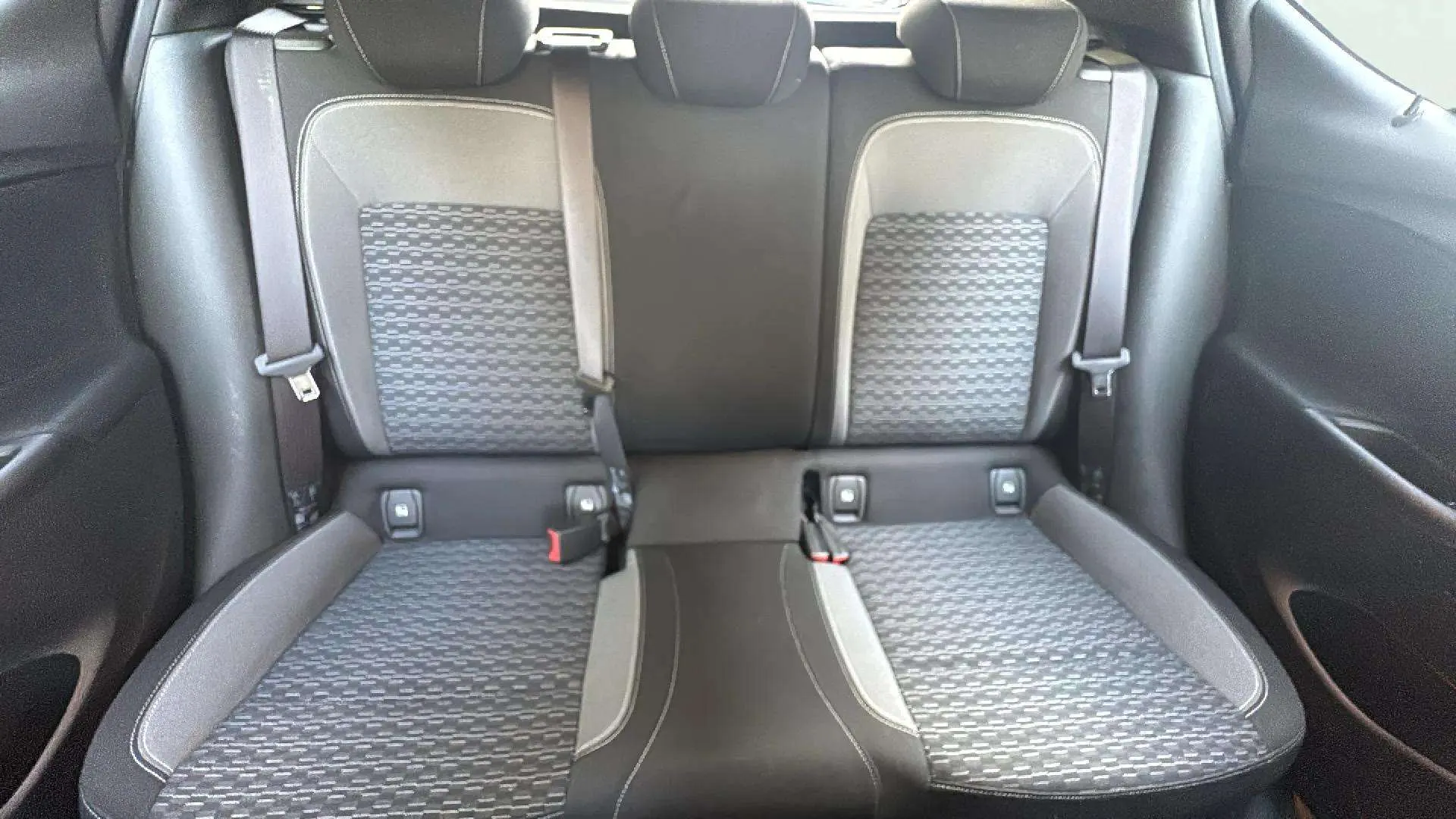 Opel Astra 1.2T SHT Business Elegance - foto 20