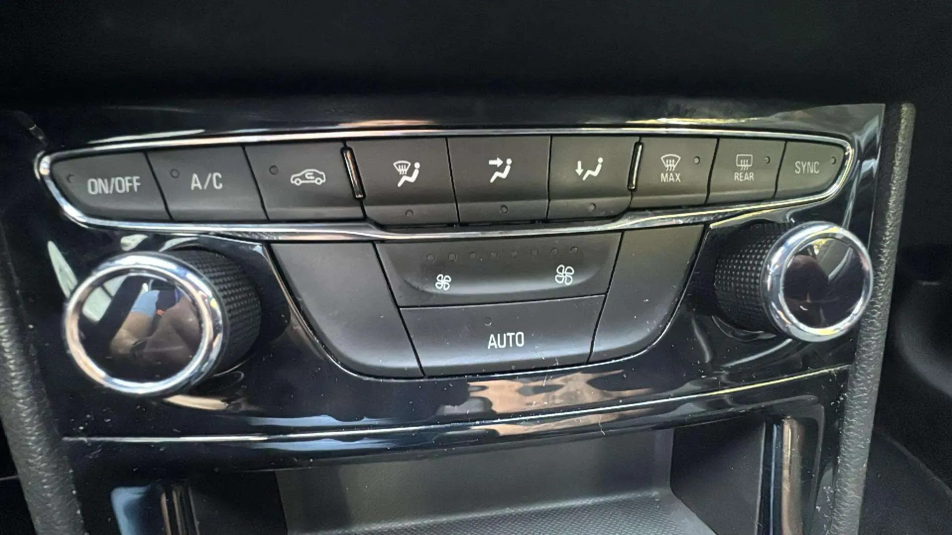 Opel Astra 1.2T SHT Business Elegance - foto 13