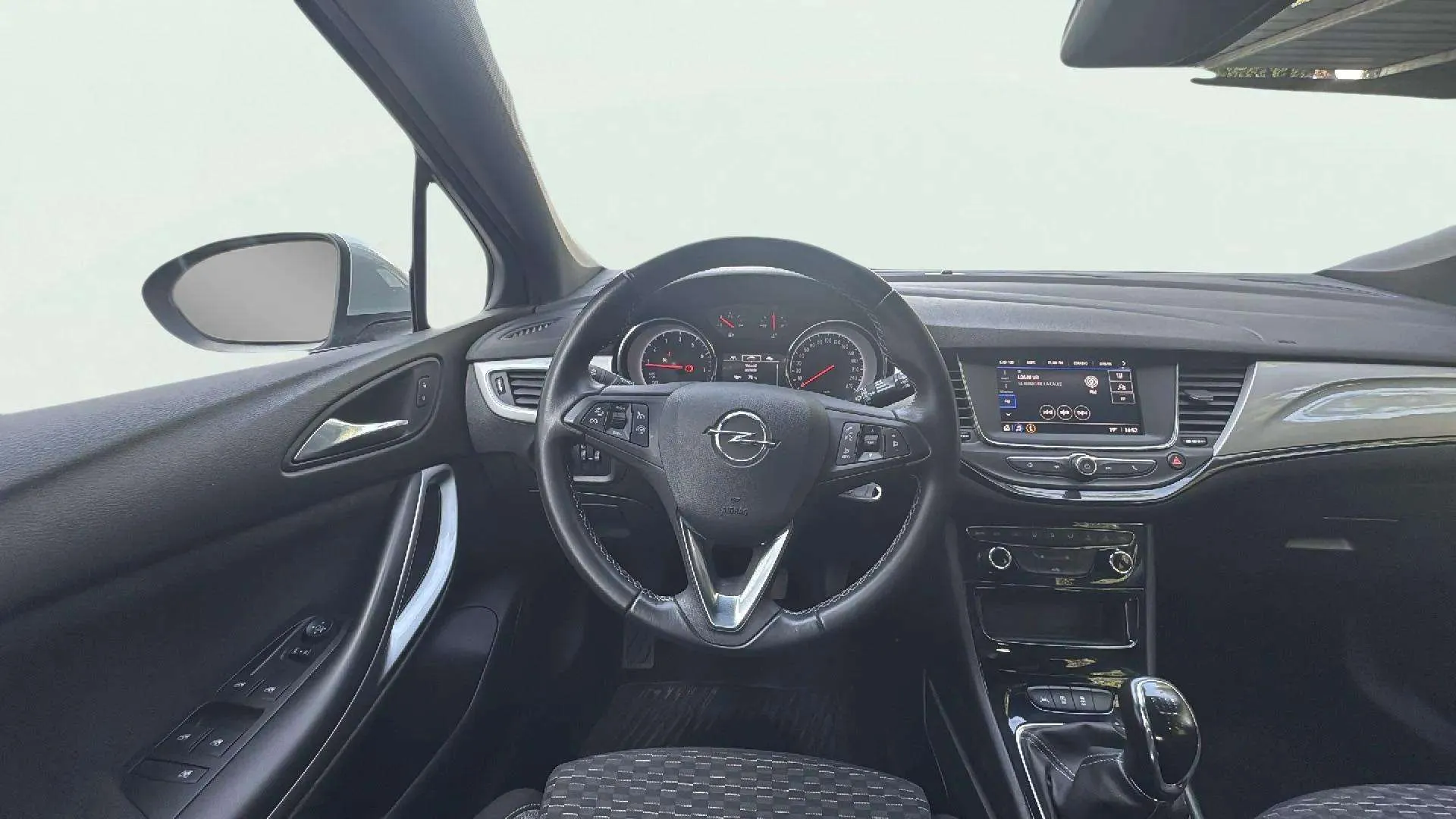 Opel Astra 1.2T SHT Business Elegance - foto 11