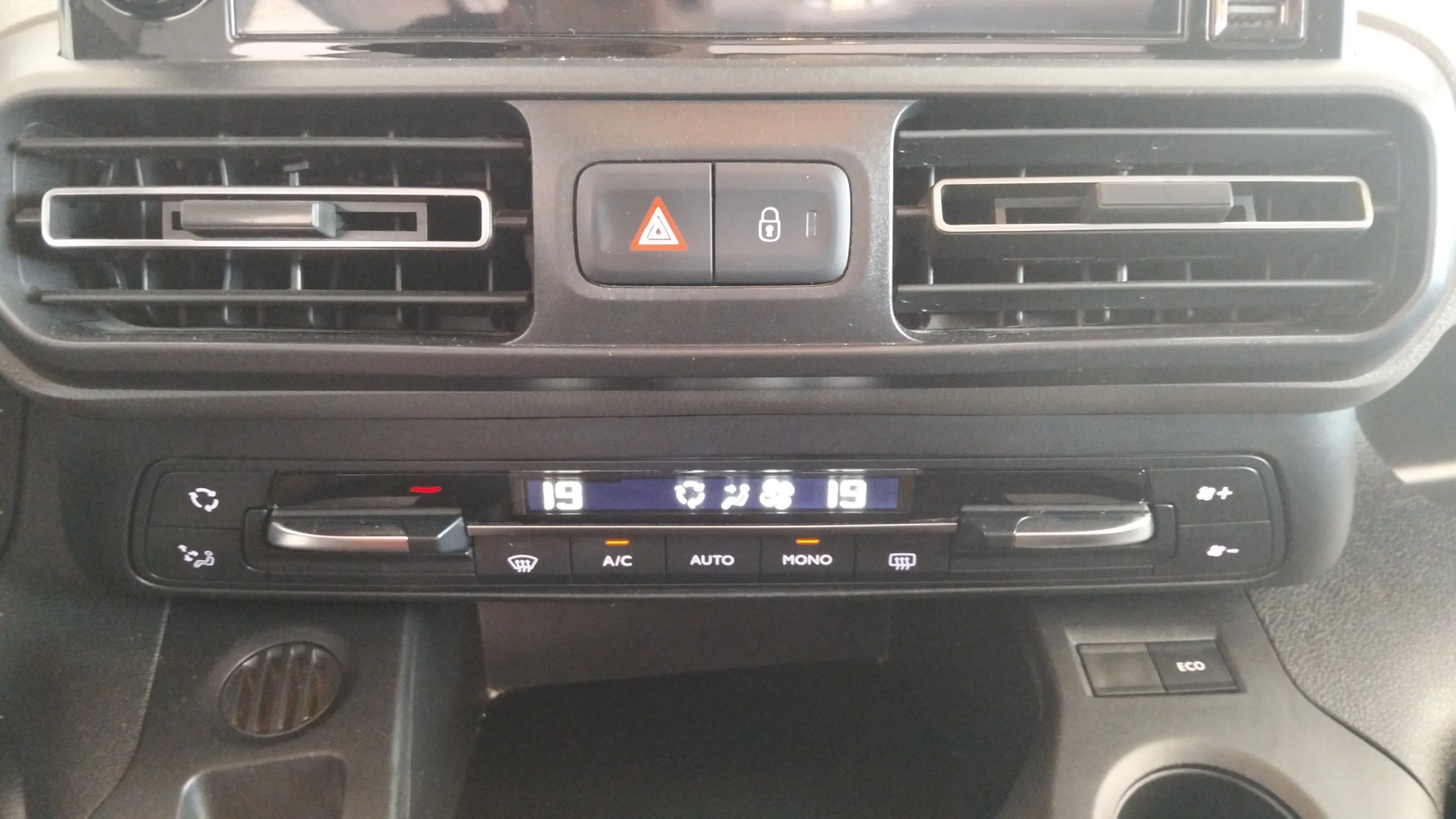 Peugeot Rifter Active Standard BlueHDi EAT8 - foto 26