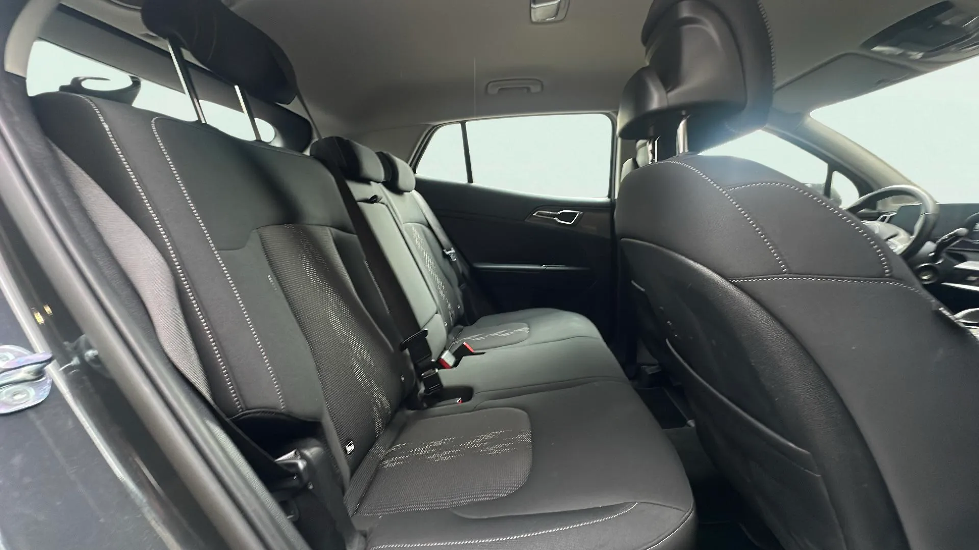 Kia Sportage 1.6 T-GDi MHEV Business 4x2 DCT - foto 19