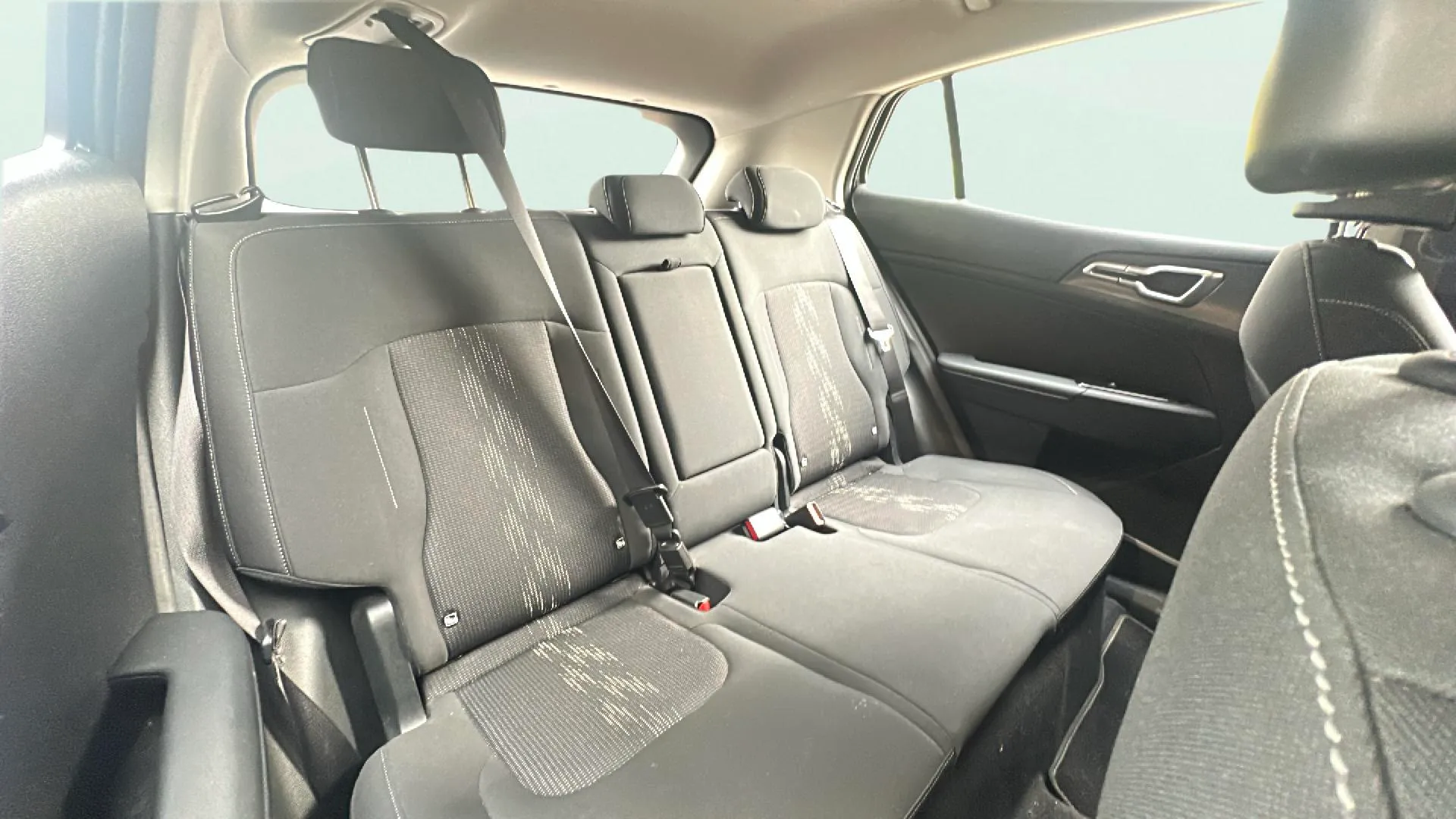 Kia Sportage 1.6 T-GDi MHEV Business 4x2 DCT - foto 20