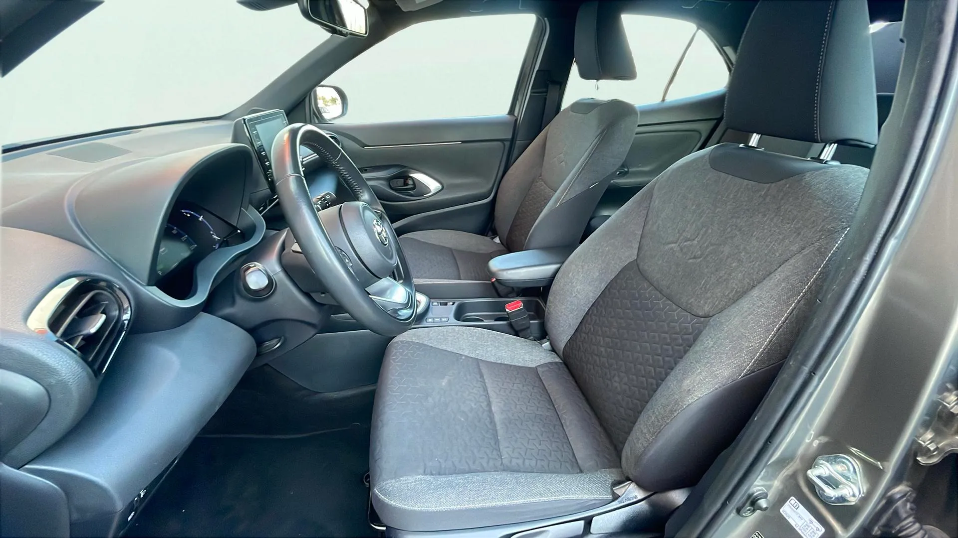 Toyota Yaris Cross 1.5 120H Active Tech - foto 12
