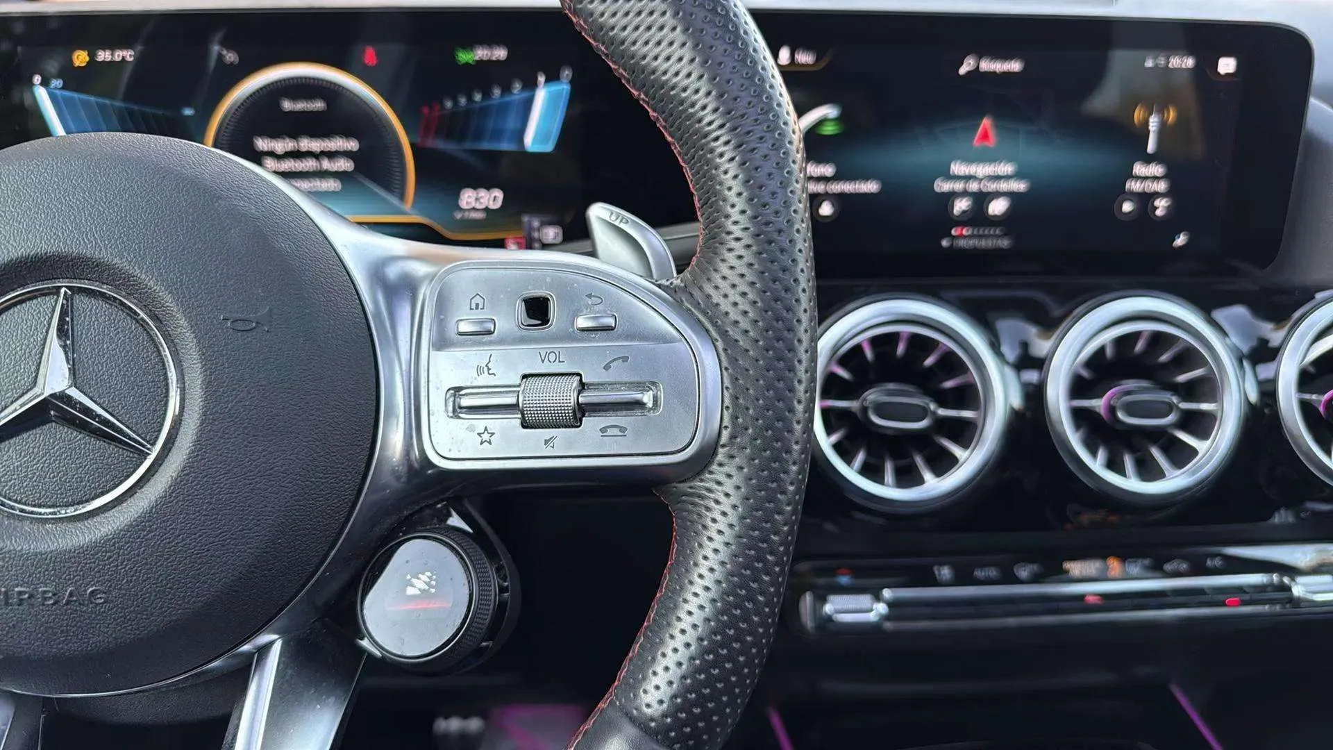 Mercedes-Benz GLA Mercedes-AMG GLA 45 S 4MATIC+ - foto 19