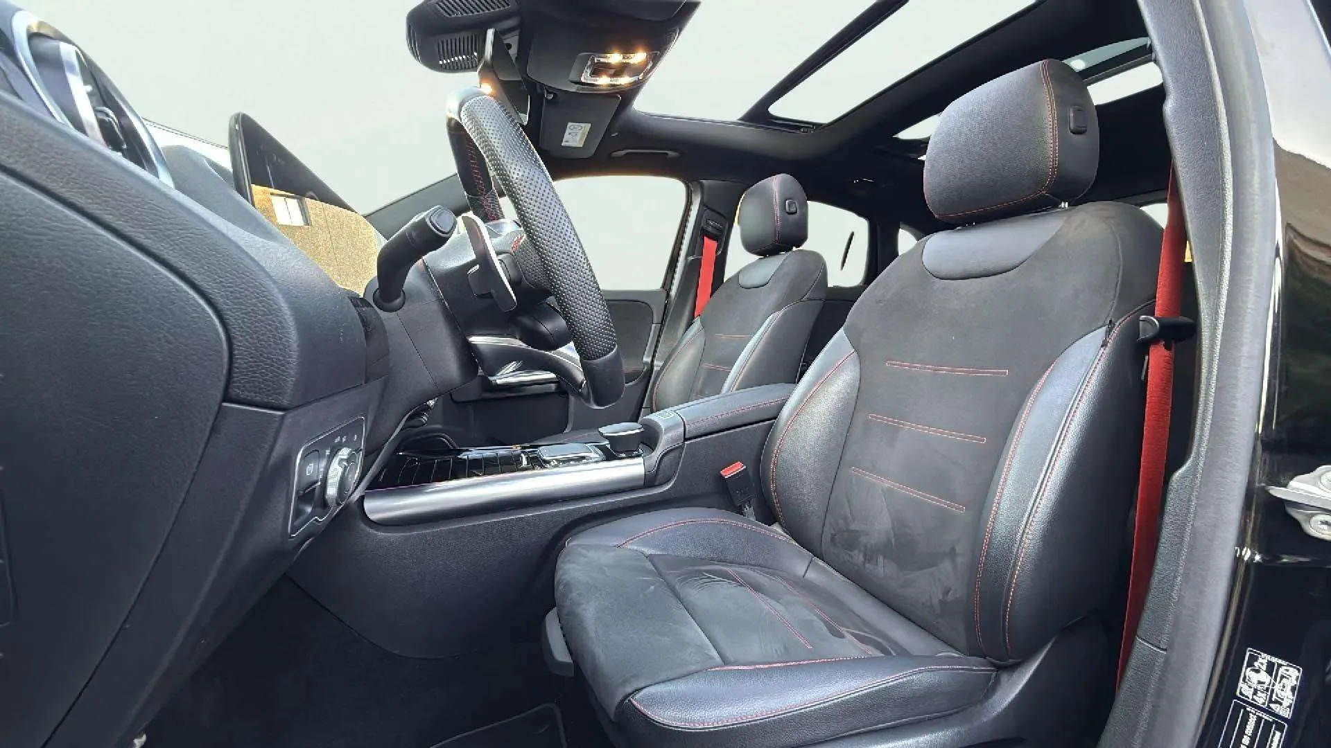 Mercedes-Benz GLA Mercedes-AMG GLA 45 S 4MATIC+ - foto 28