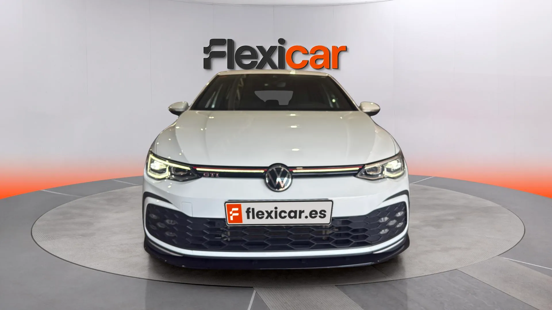 Volkswagen Golf GTI 2.0 TSI DSG - foto 2