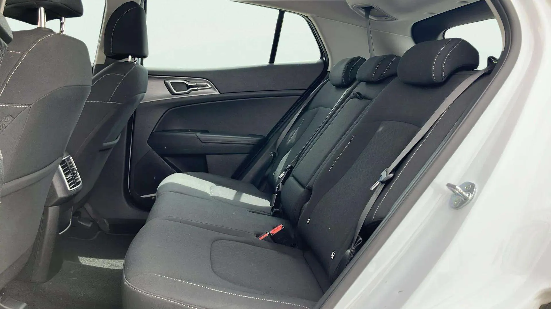 Kia Sportage 1.6 CRDi MHEV Concept 4x2 - foto 17