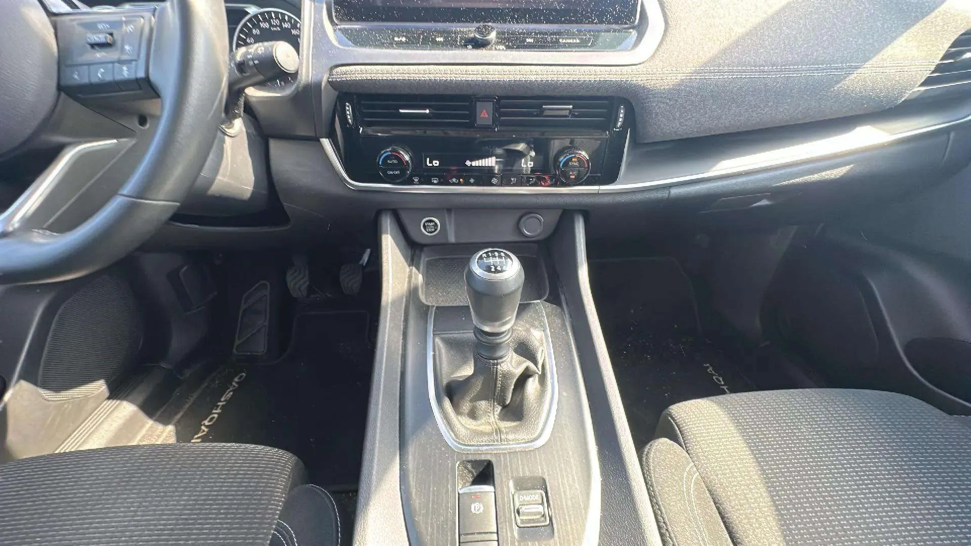 Nissan Qashqai DIG-T mHEV 4x2 N-Design - foto 15